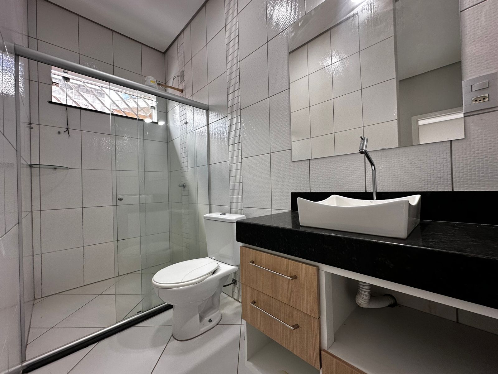 Vende Casa Ampla no bairro Dinah Borges 