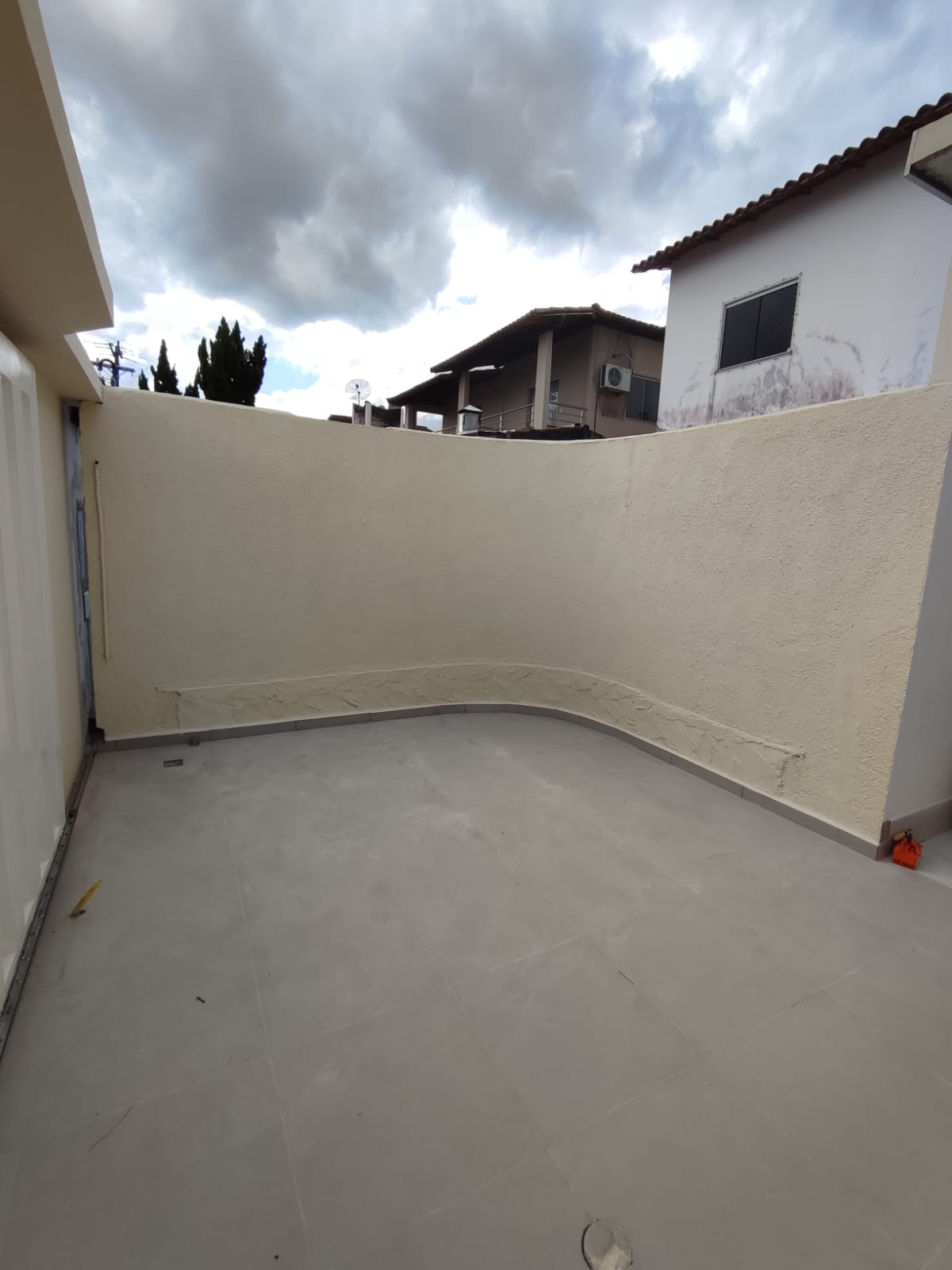 Aluga Apartamento Amplo no Bairro Alamar