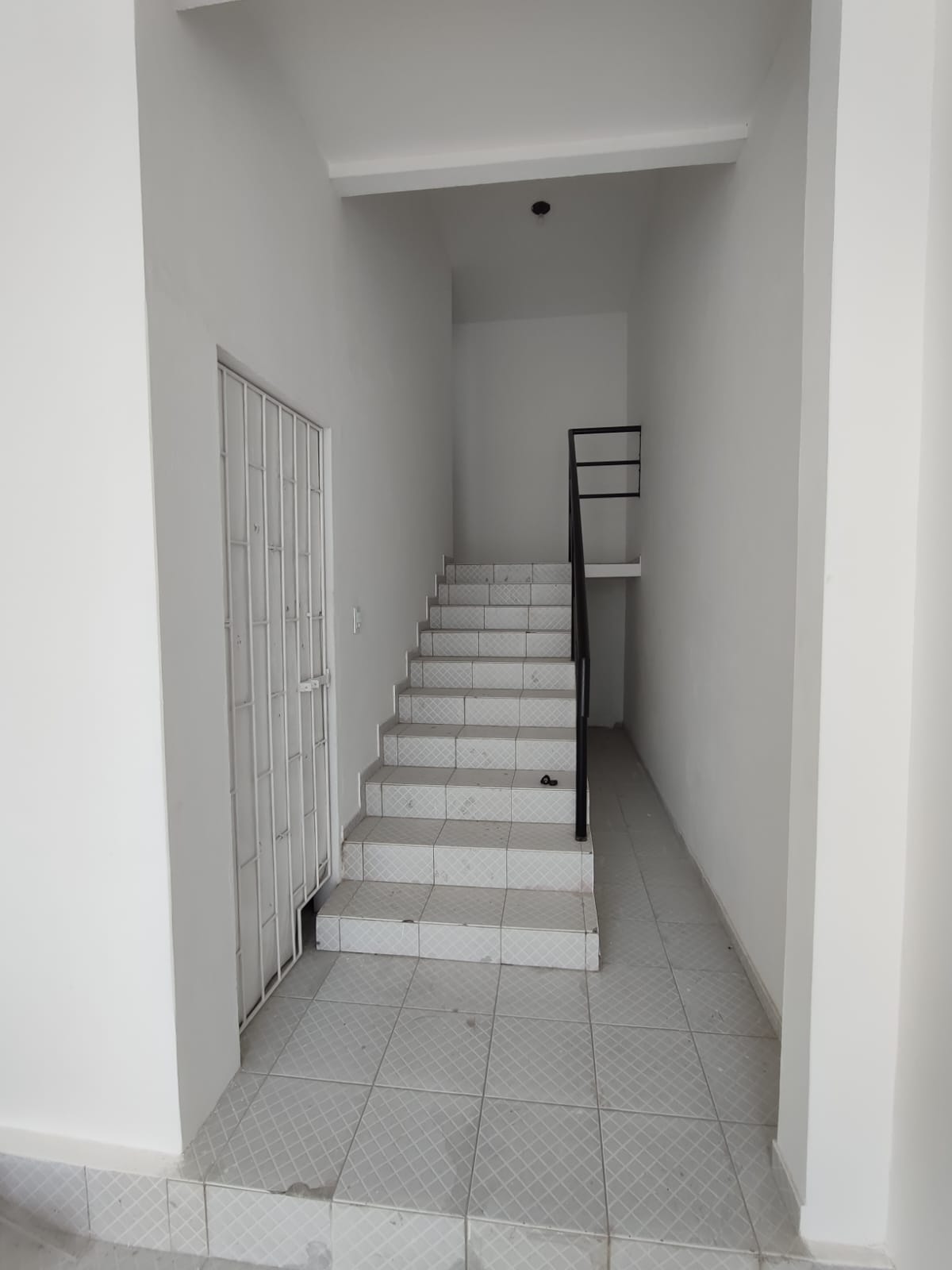 Aluga Apartamento Amplo no Bairro Alamar