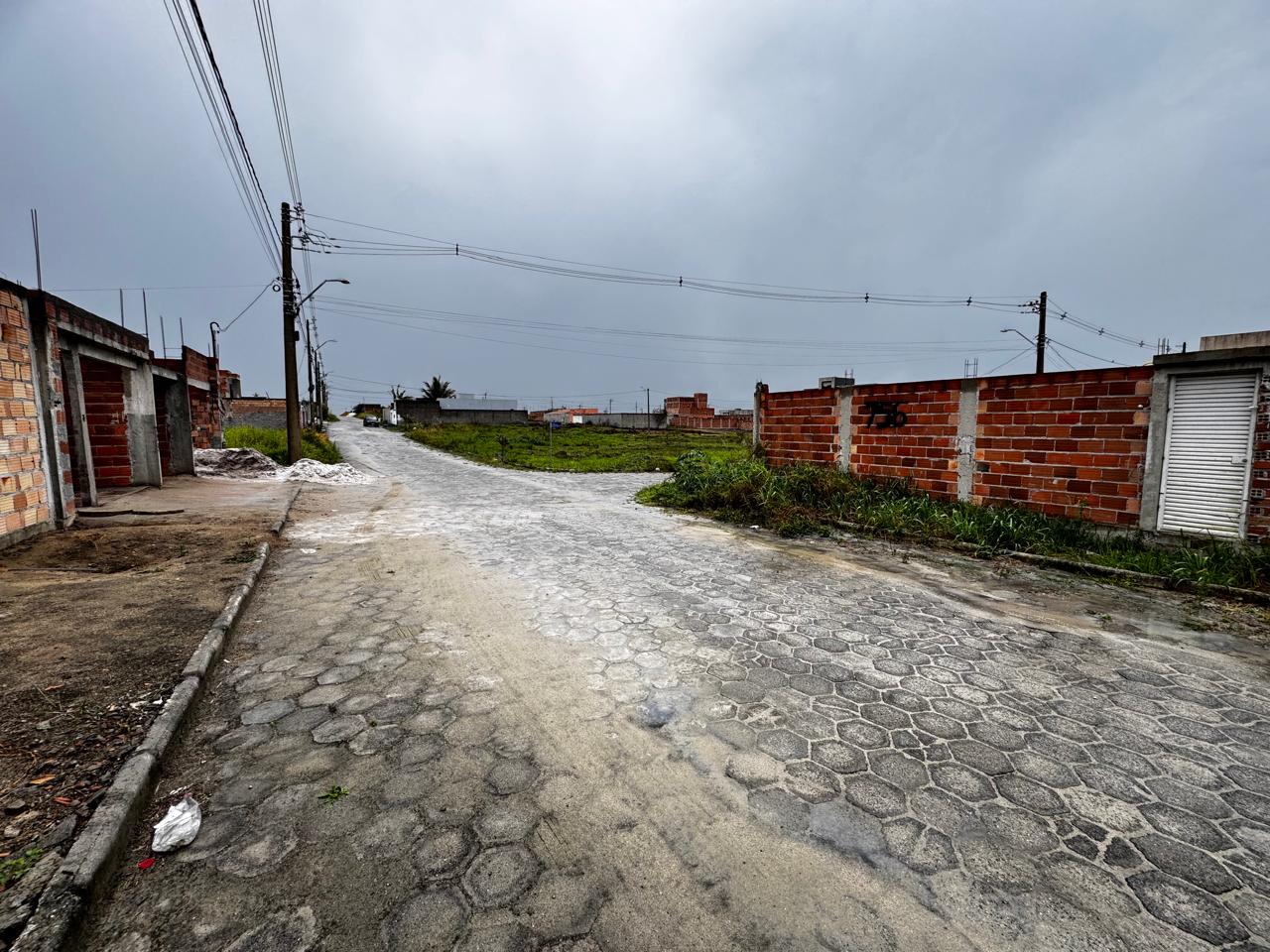 Vende terreno no Bairro Jardim América III Eunápolis. 
