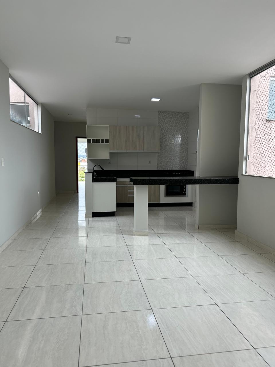 Aluga Apartamento Amplo no Centro (3º Andar)