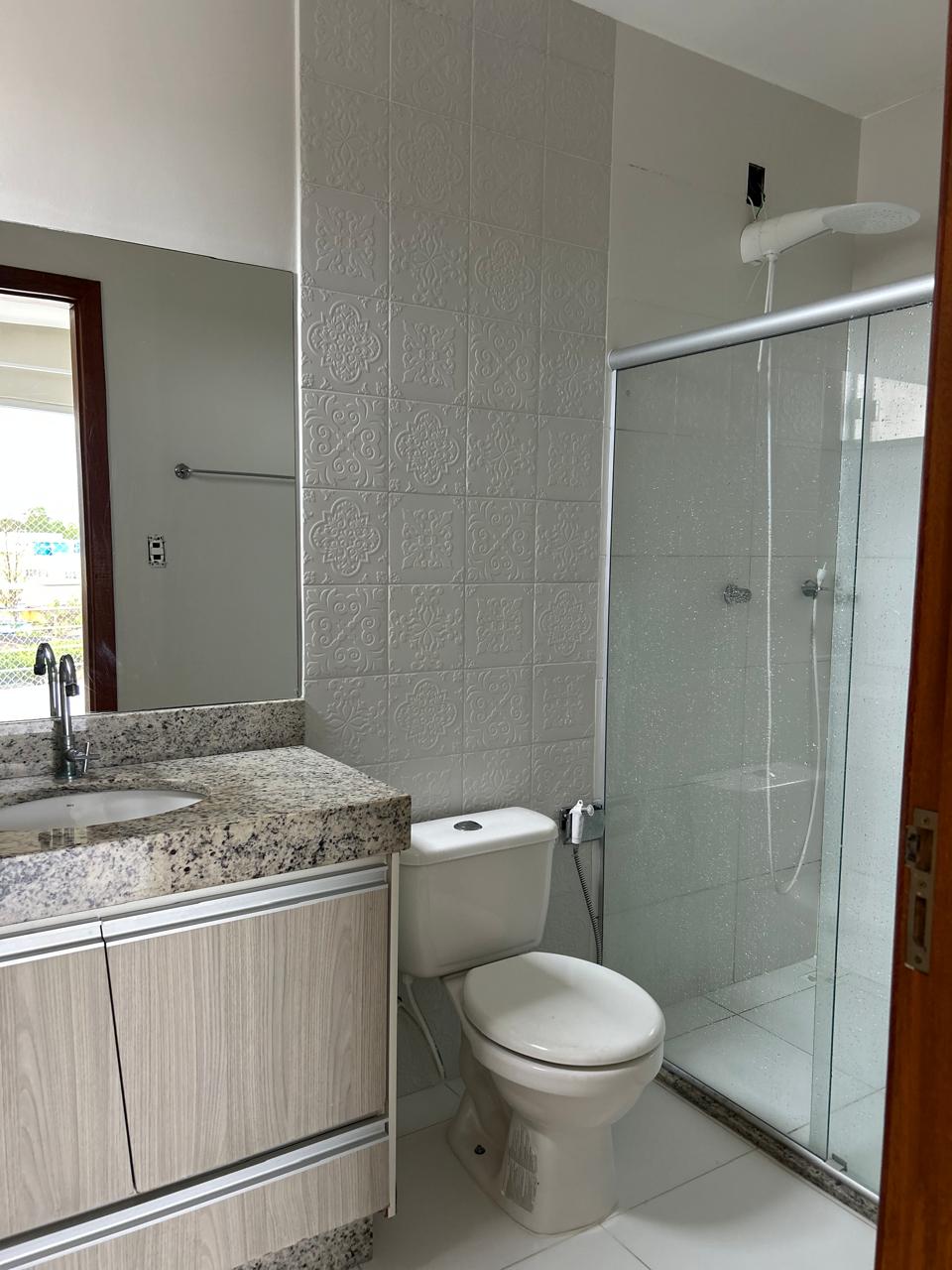Aluga Apartamento Amplo no Centro (3º Andar)