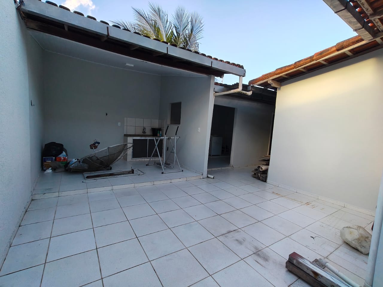 Aluga Casa Semi-Mobiliada no Bairro Centauro