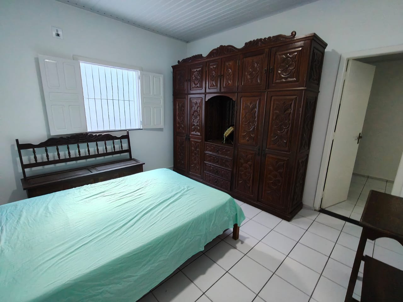 Aluga Casa Semi-Mobiliada no Bairro Centauro