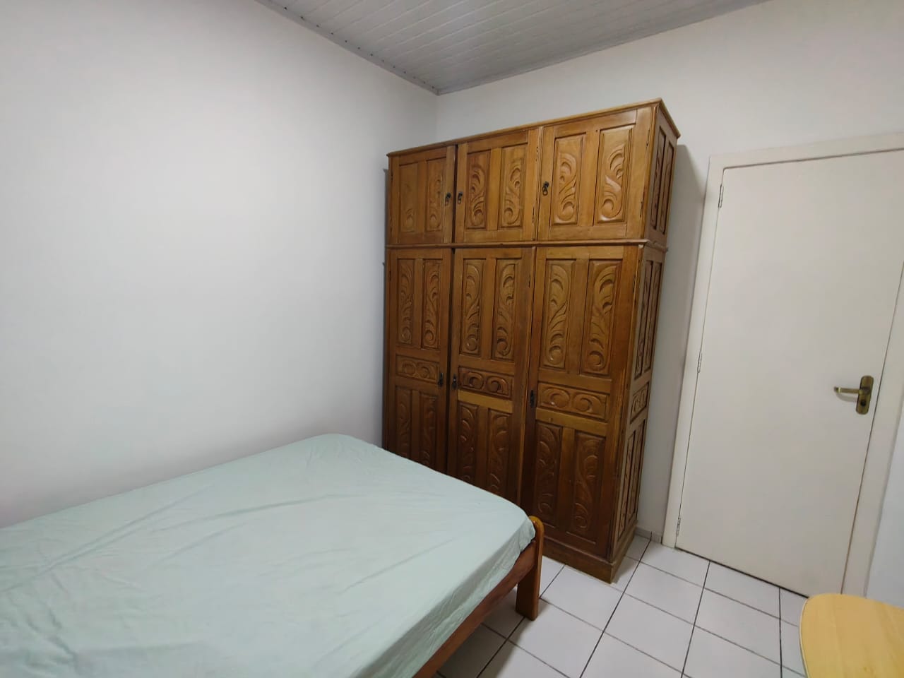 Aluga Casa Semi-Mobiliada no Bairro Centauro