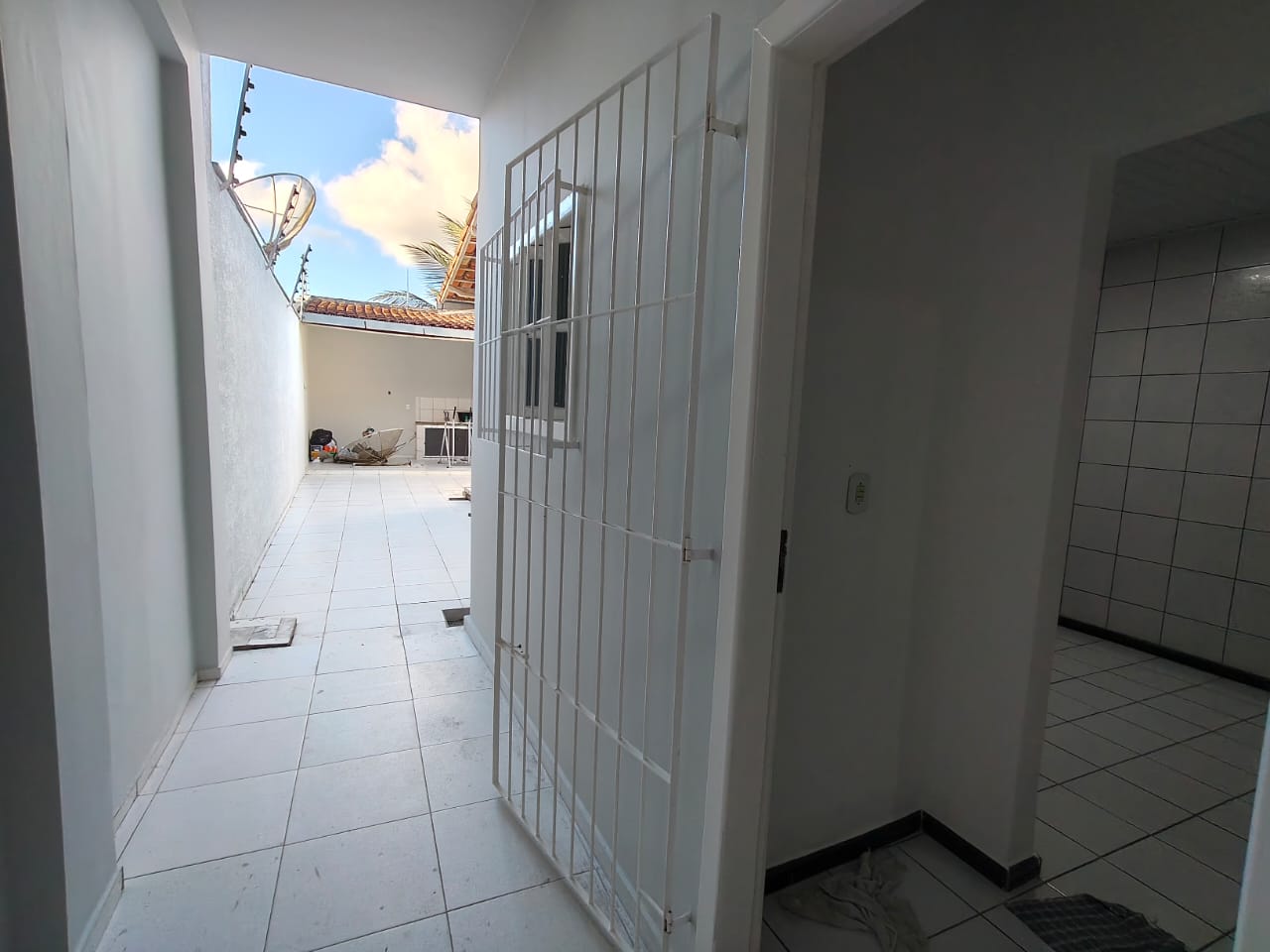 Aluga Casa Semi-Mobiliada no Bairro Centauro