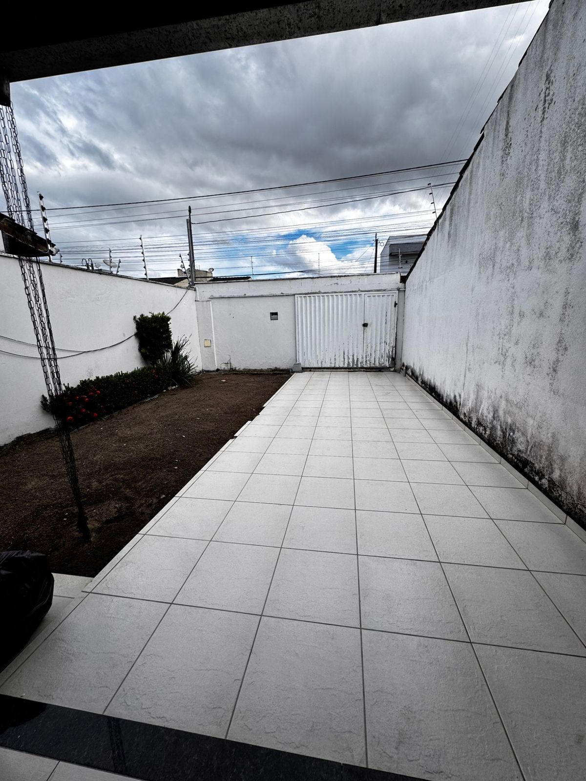 Vende Bela Casa no Antares