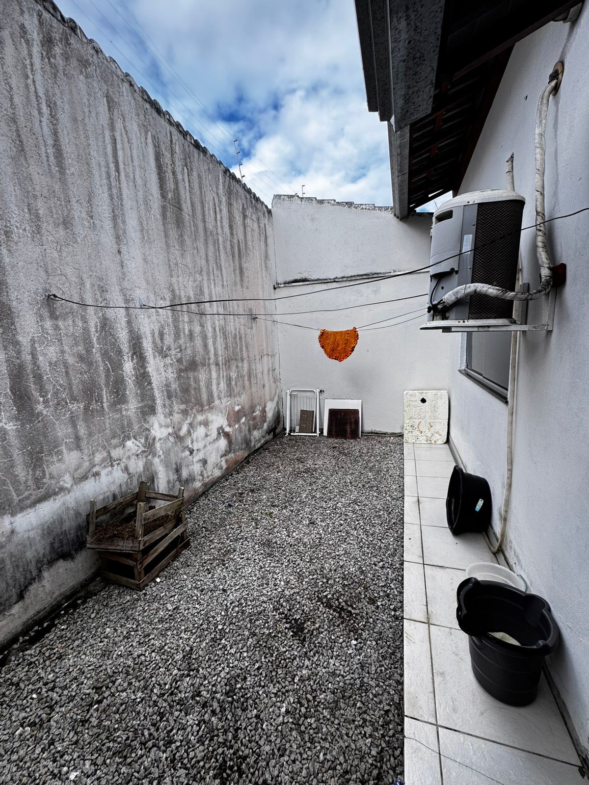 Vende Bela Casa no Antares