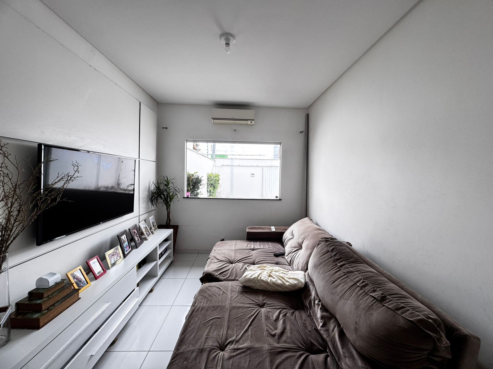Vende Bela Casa no Antares
