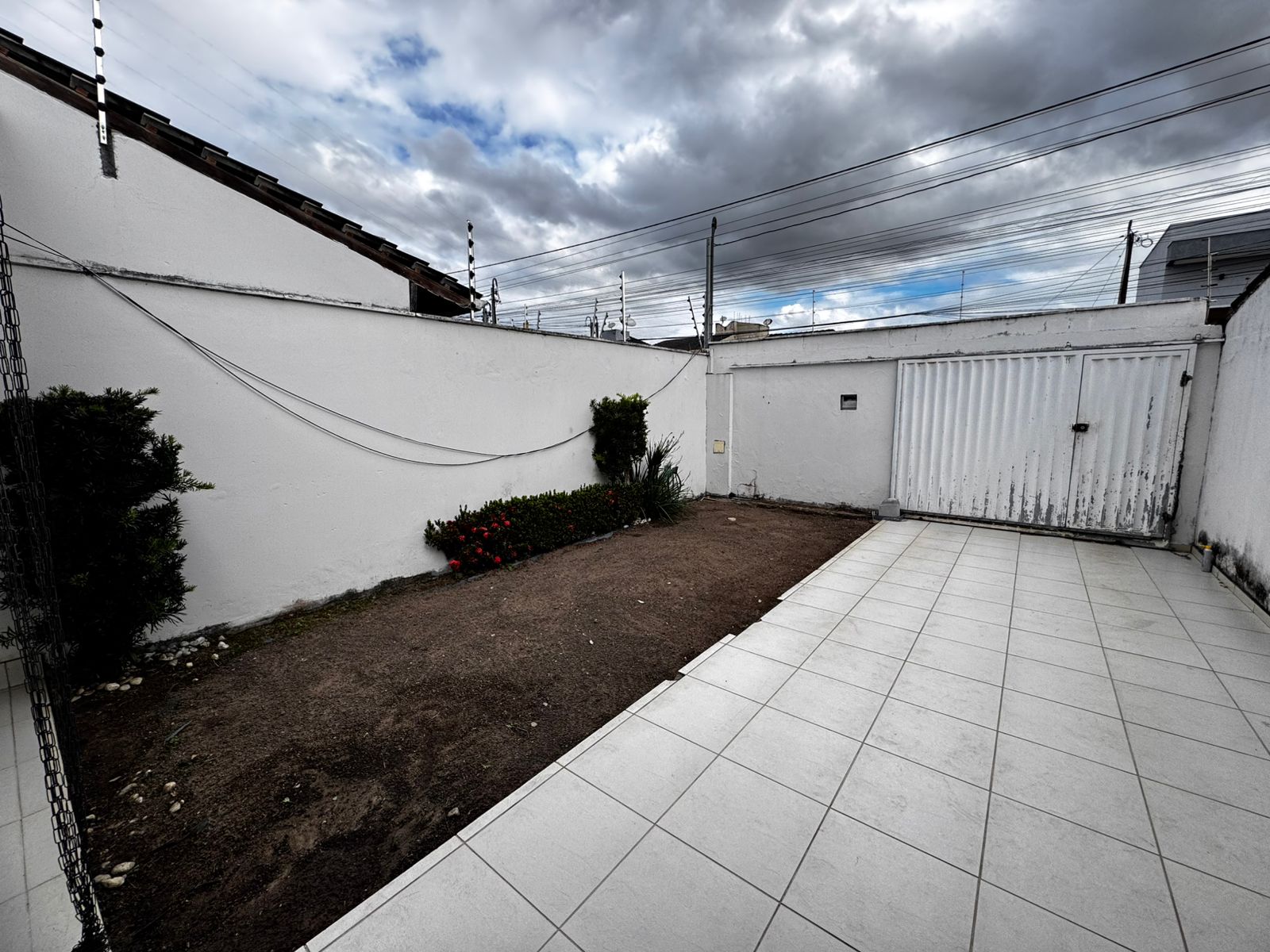 Vende Bela Casa no Antares
