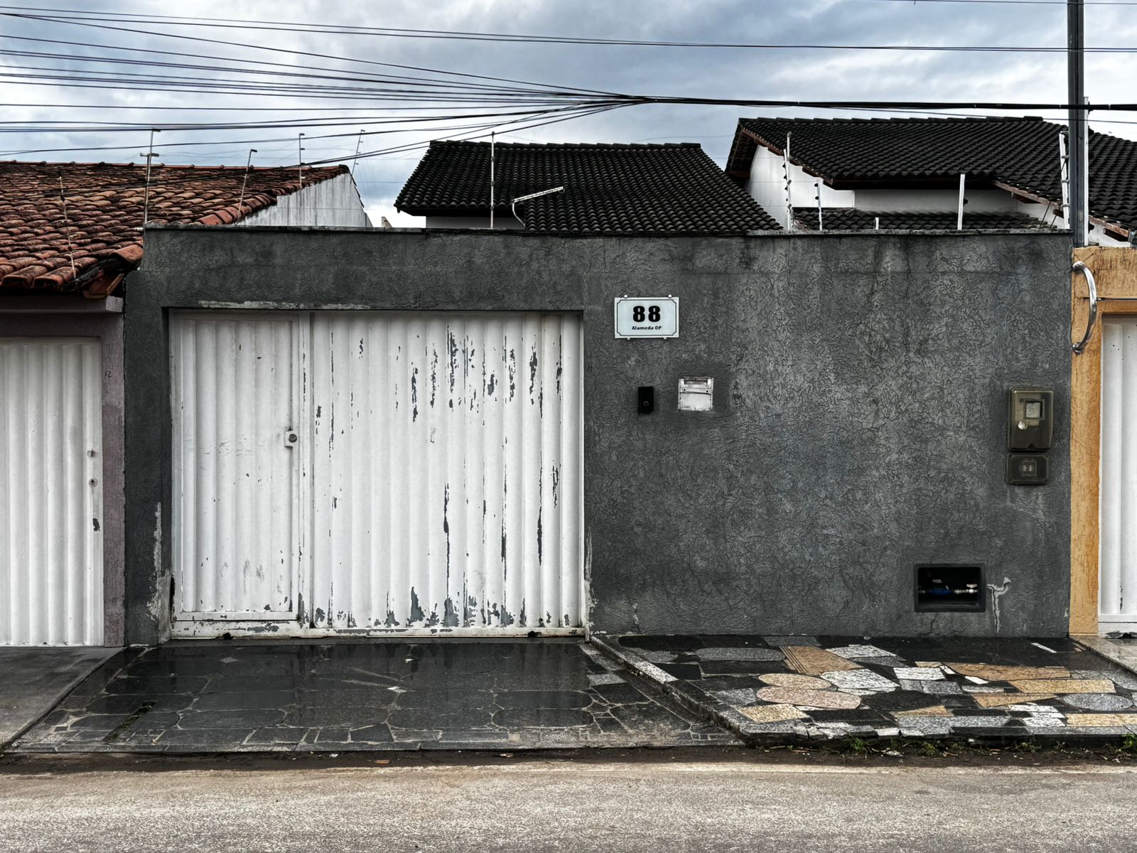 Vende Bela Casa no Antares