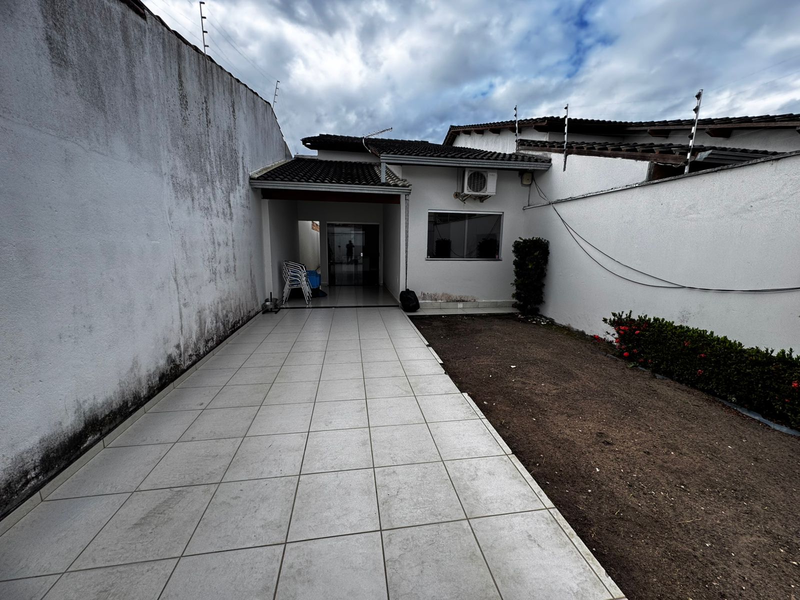 Vende Bela Casa no Antares