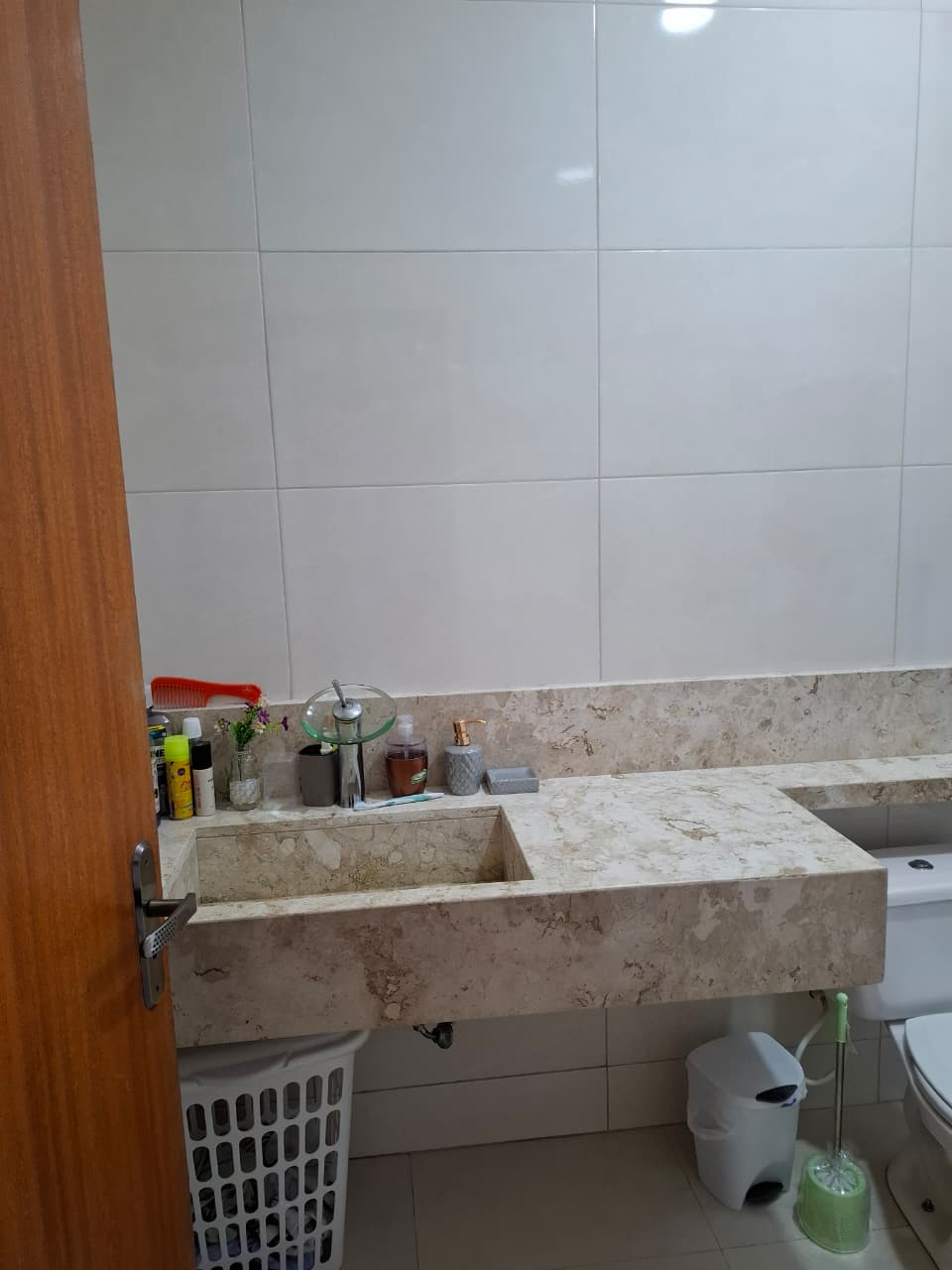 Vende casa no Colonial