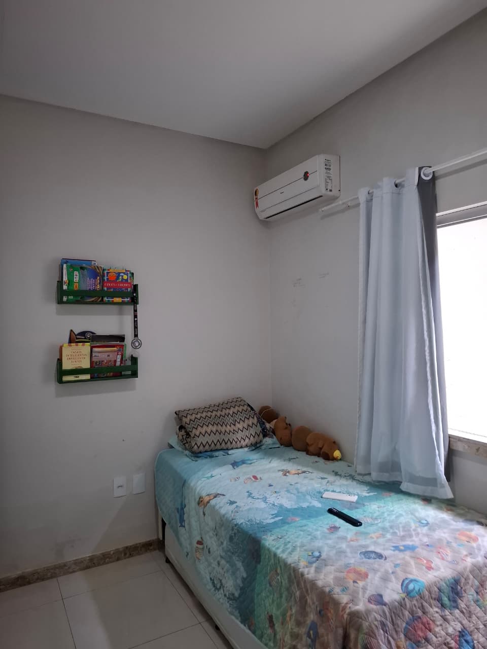 Vende casa no Colonial