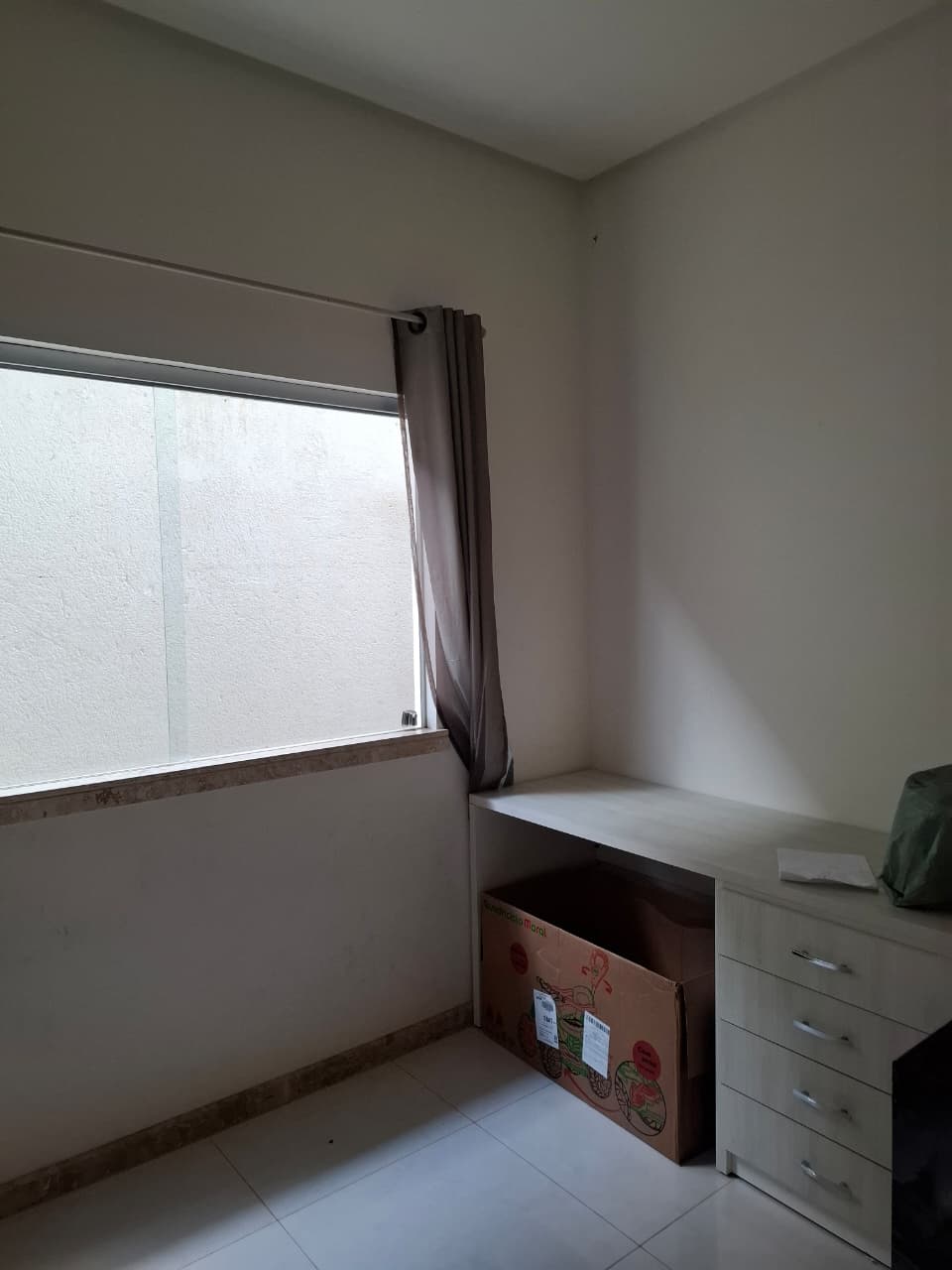 Vende casa no Colonial