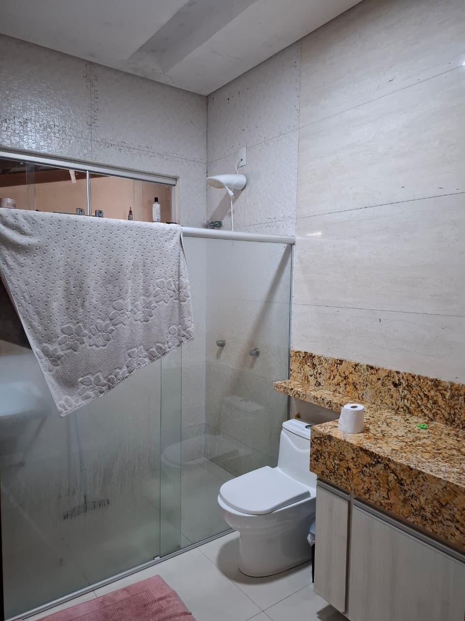 Vende casa no Colonial