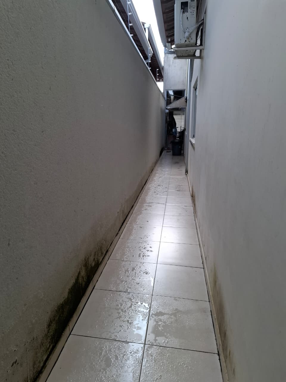 Vende casa no Colonial