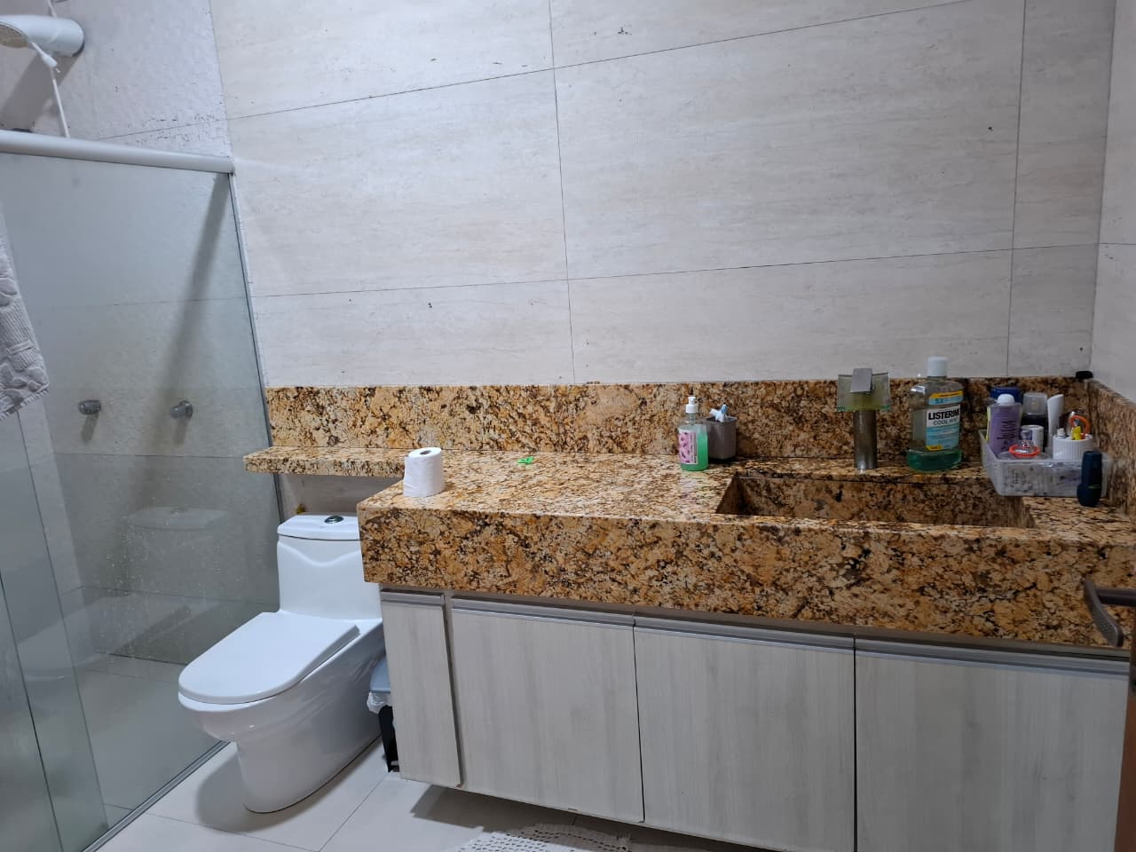 Vende casa no Colonial