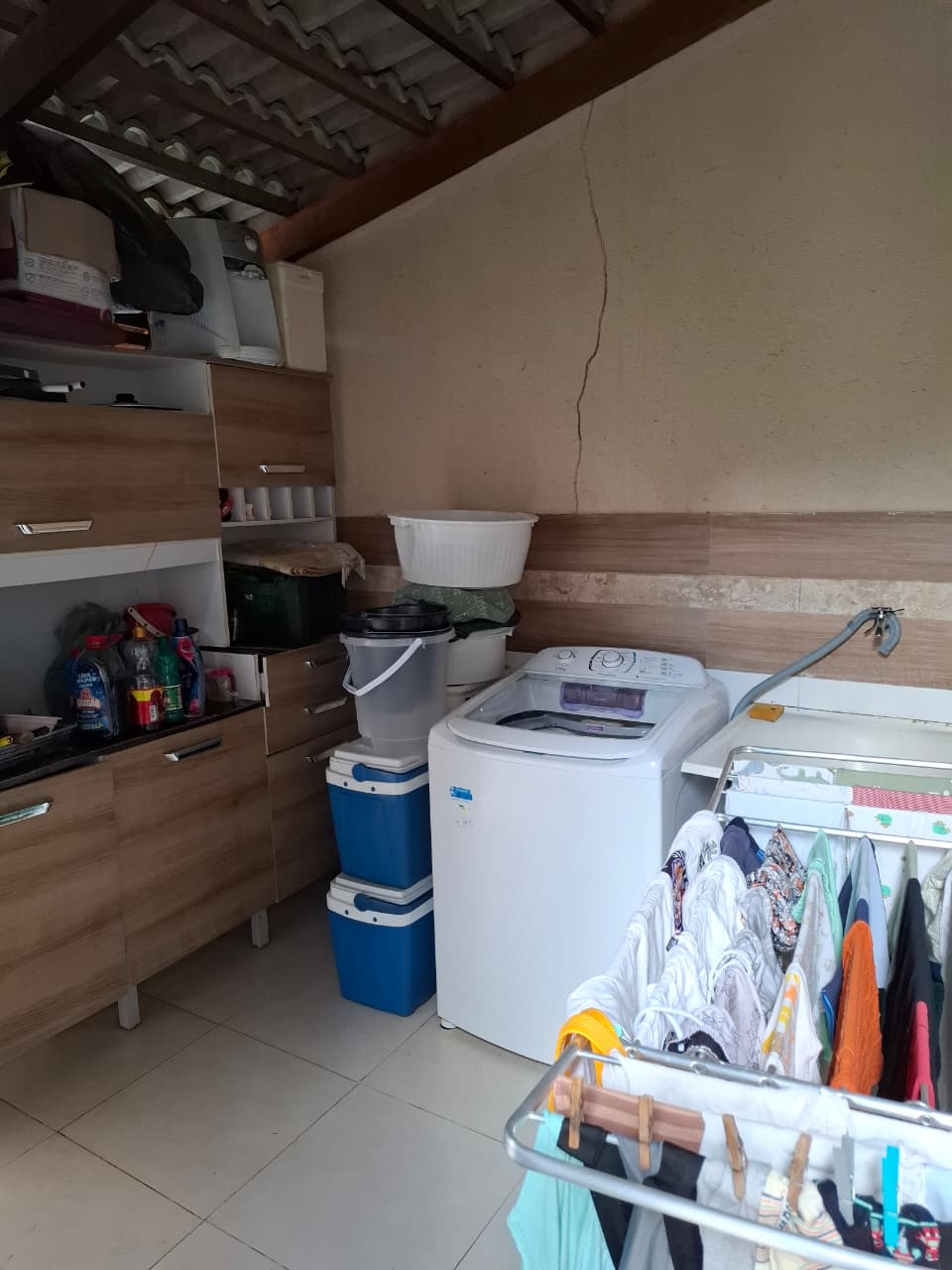 Vende casa no Colonial