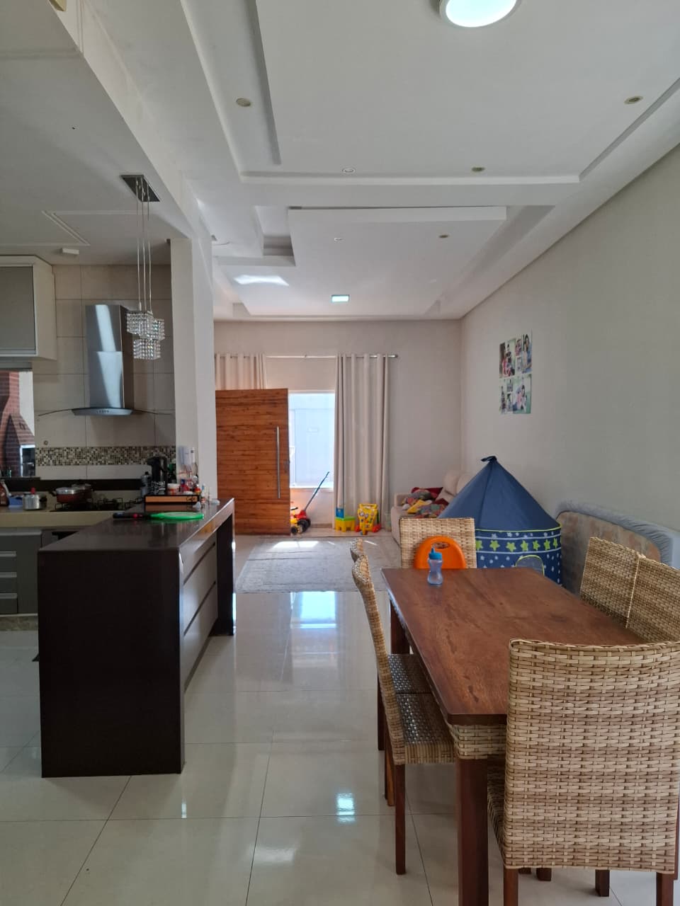 Vende casa no Colonial