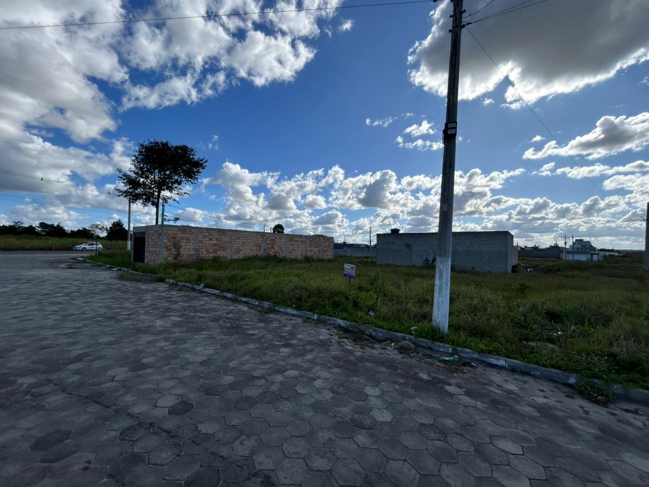 Vende Lote no Inicio do Parque das flores