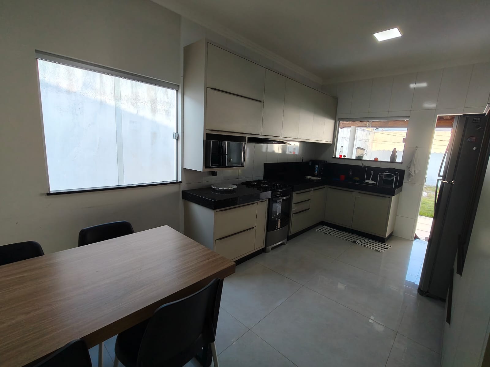 Excelente Casa no Colonial 