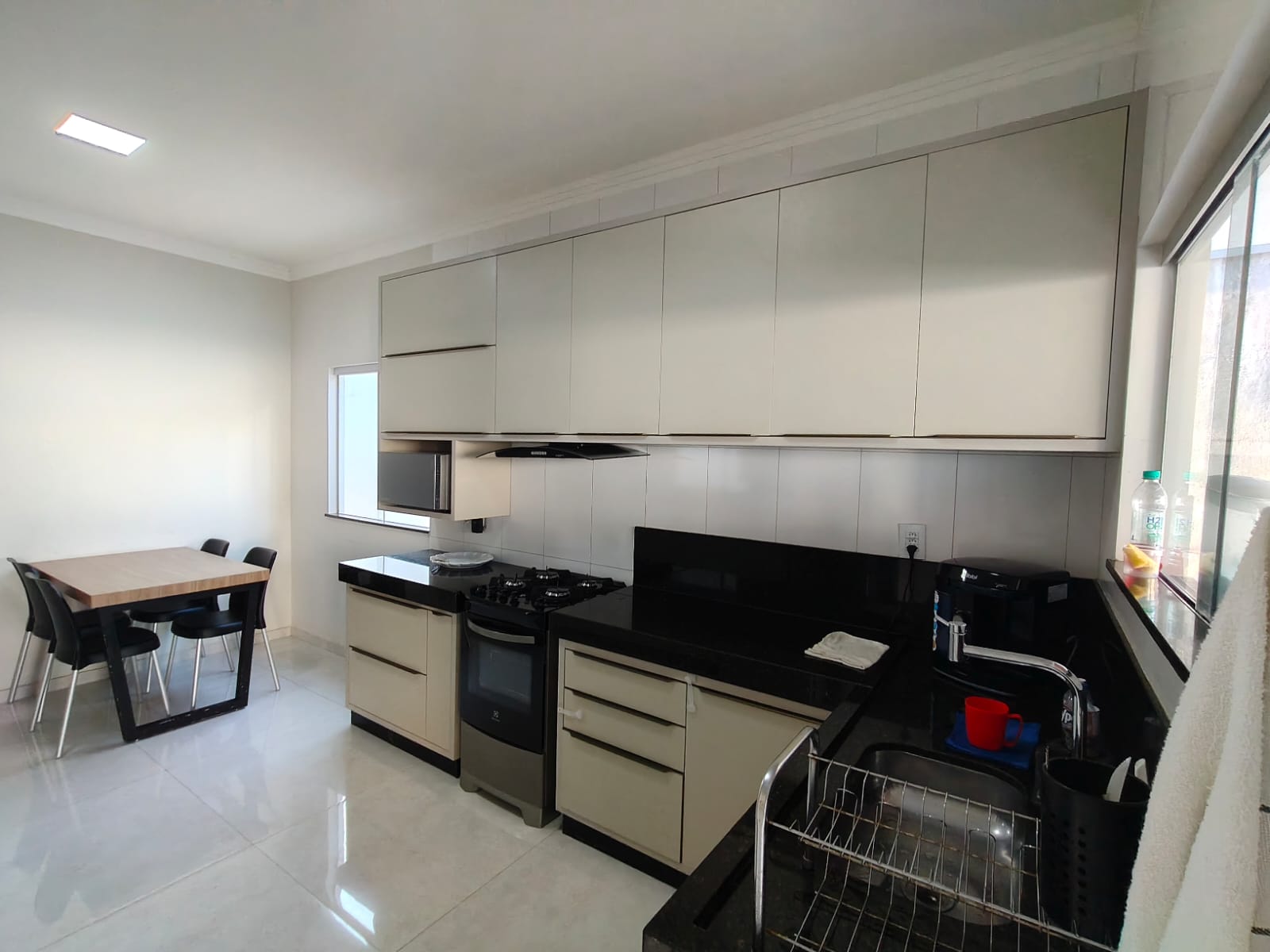 Excelente Casa no Colonial 