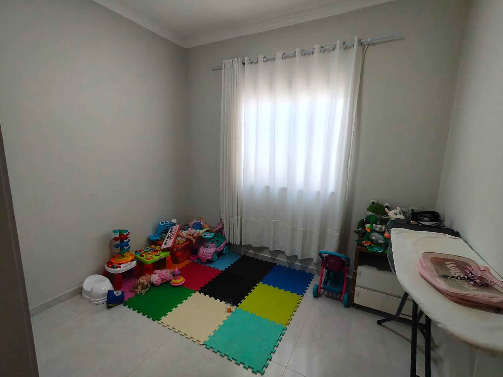 Excelente Casa no Colonial 
