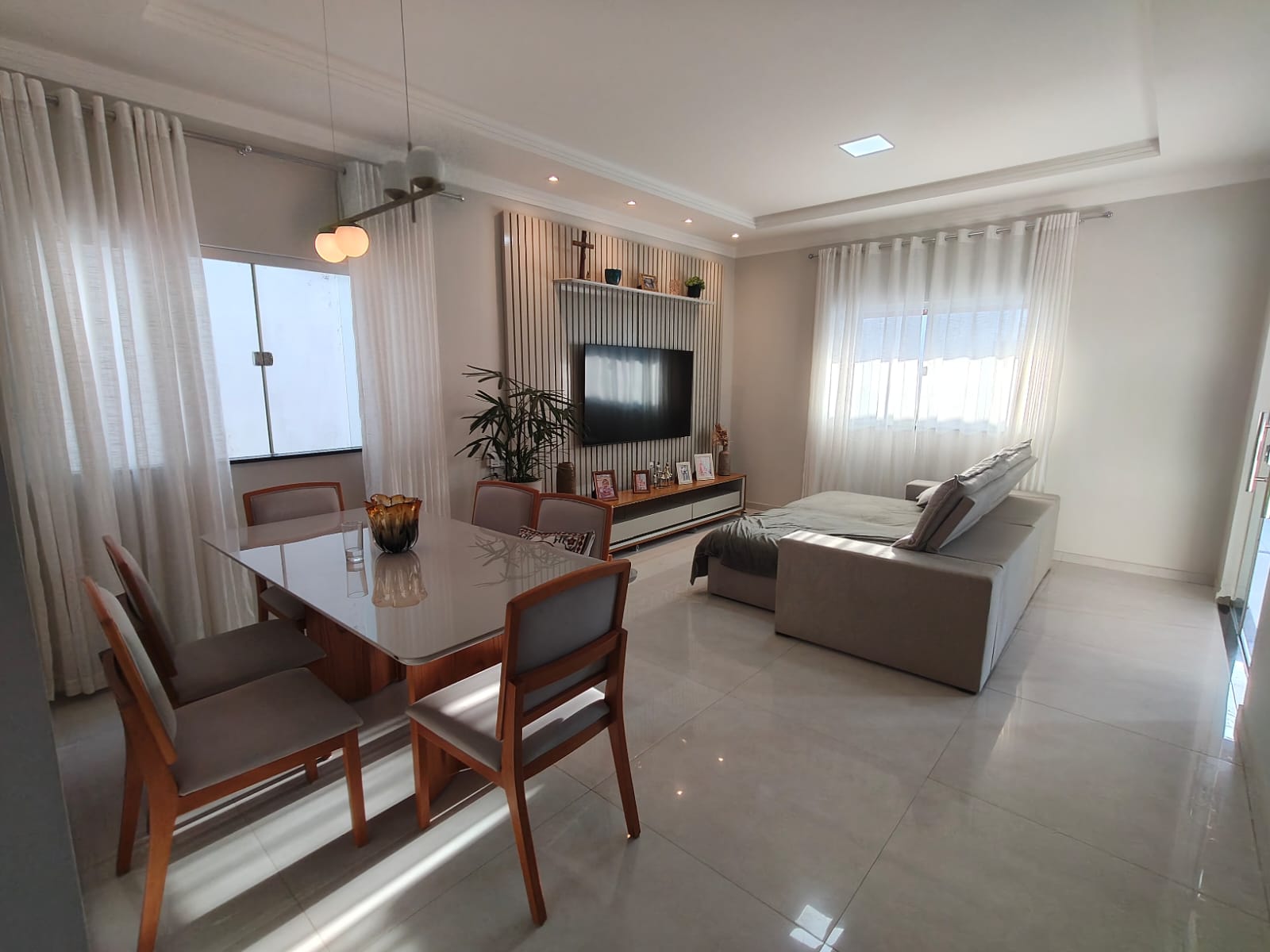 Excelente Casa no Colonial 