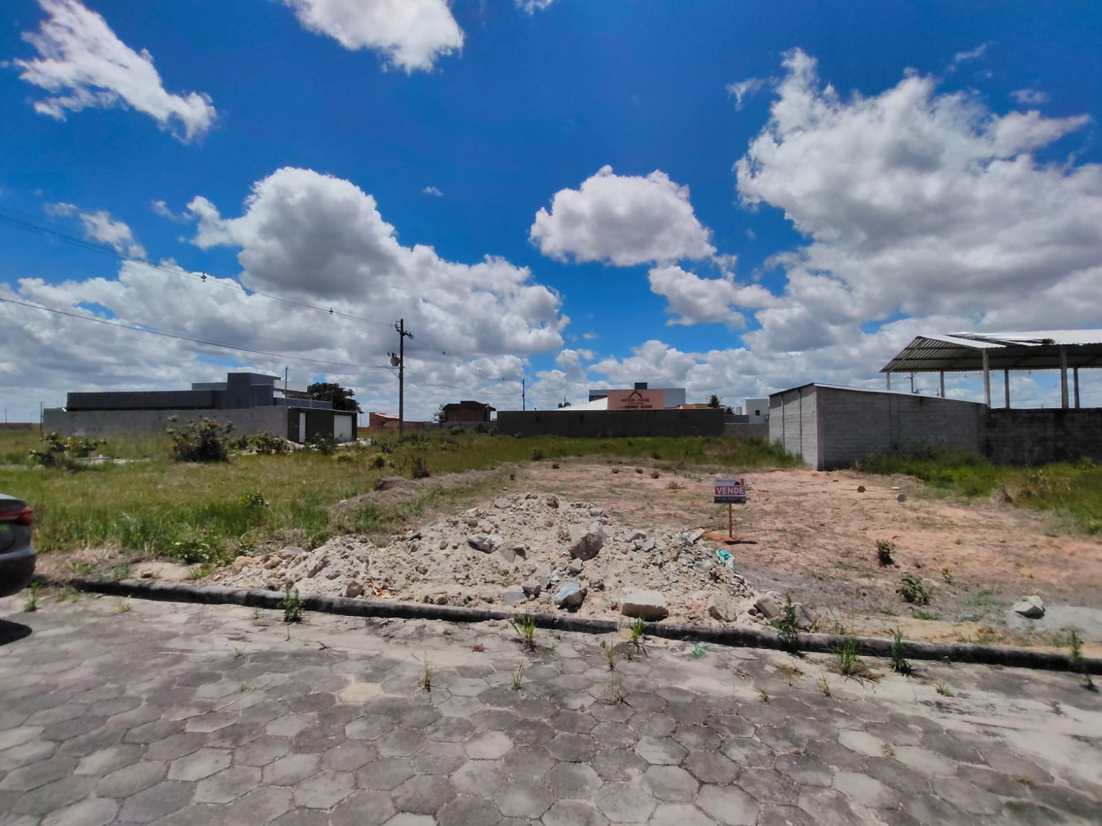 Vende Terreno no Parque das Flores 