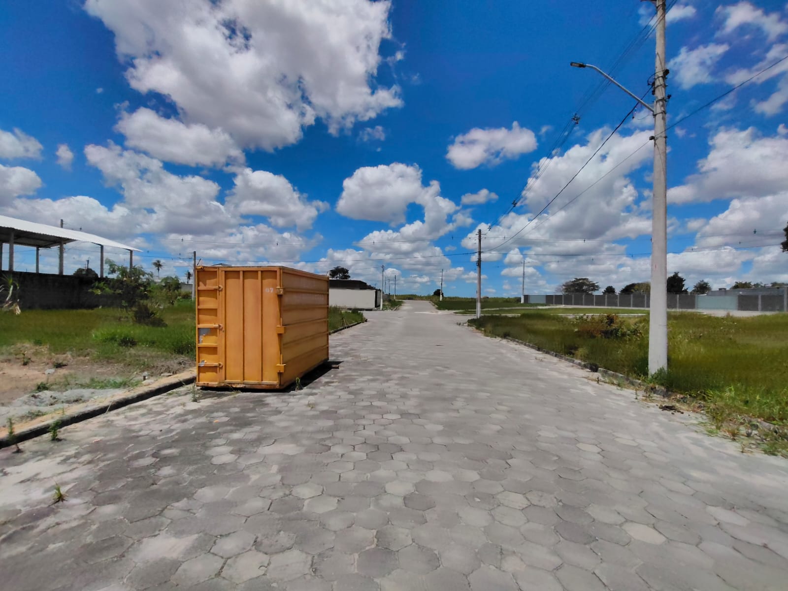 Vende Terreno no Parque das Flores 