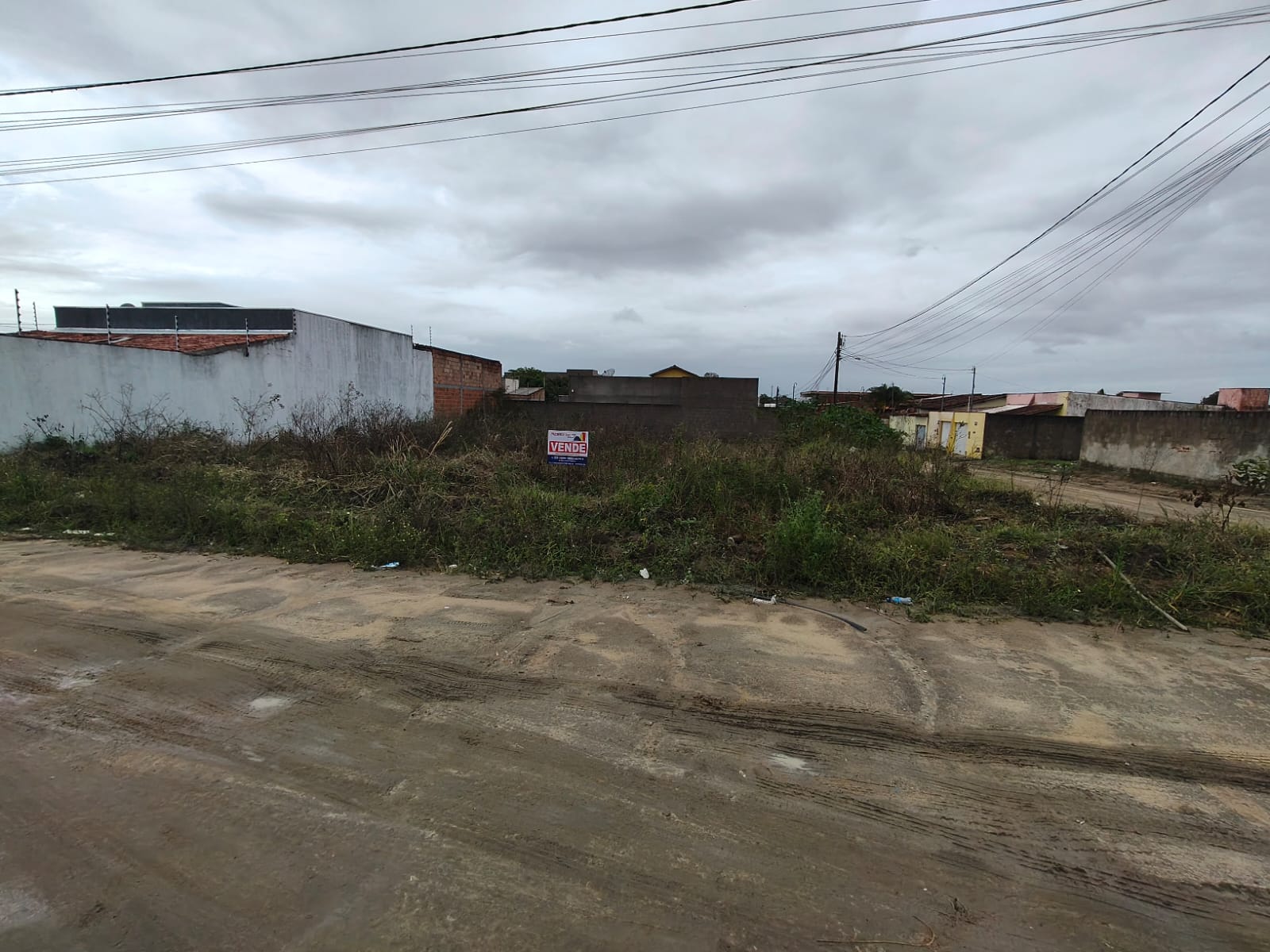 Vende Terreno no Santa Edvigies 