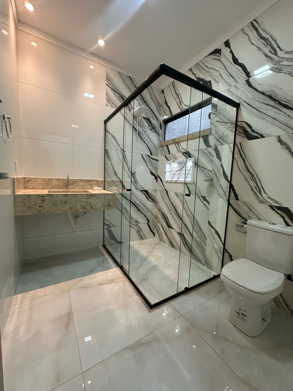 Aluga Casa Totalmente Nova no Bairro Antares