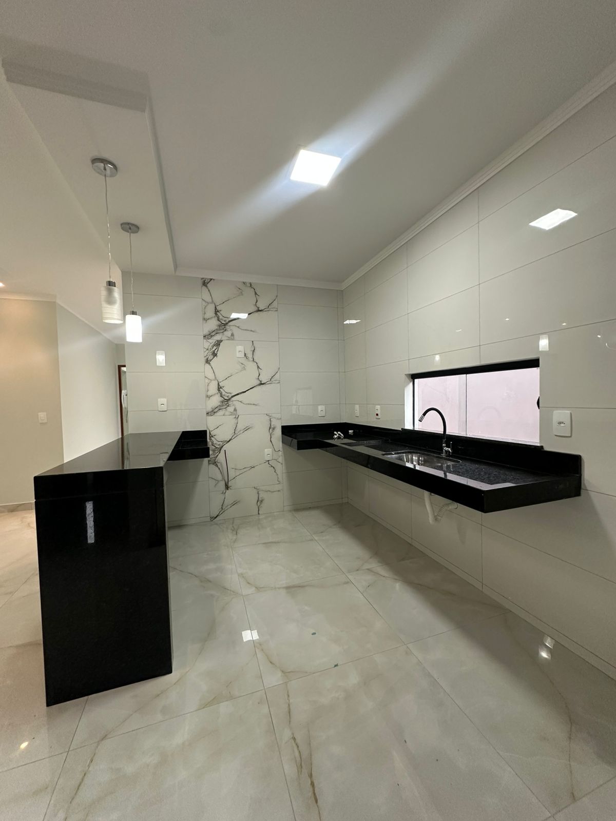 Aluga Casa Totalmente Nova no Bairro Antares