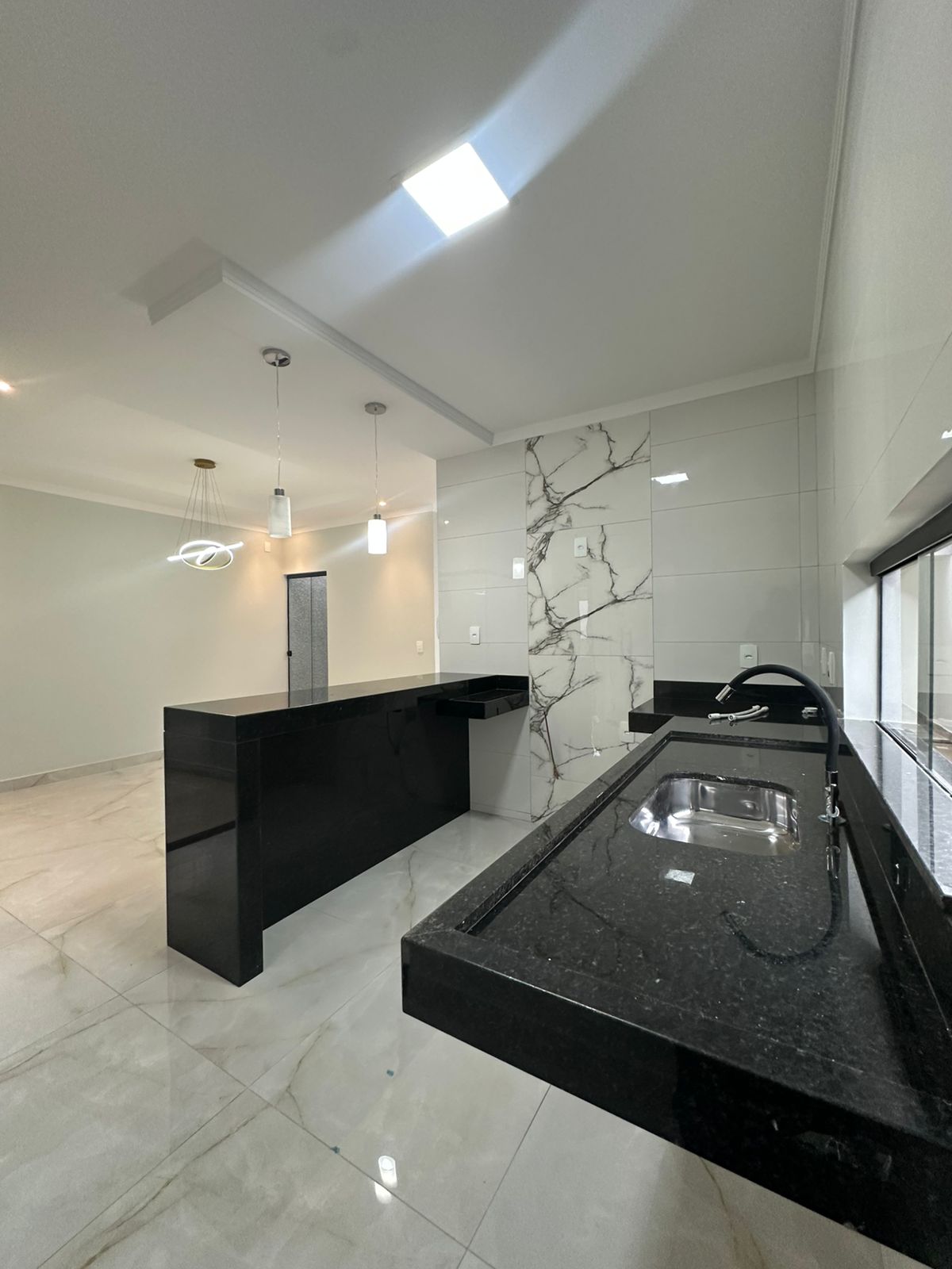 Aluga Casa Totalmente Nova no Bairro Antares