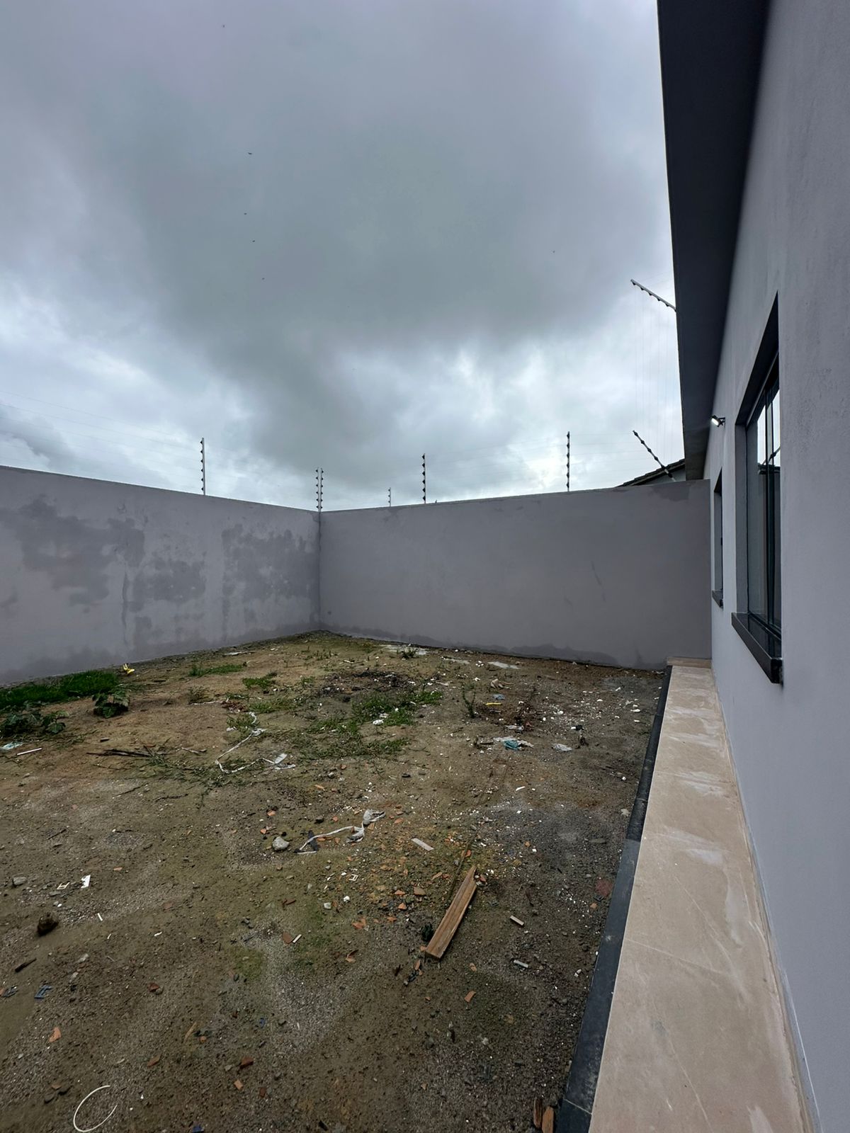 Aluga Casa Totalmente Nova no Bairro Antares