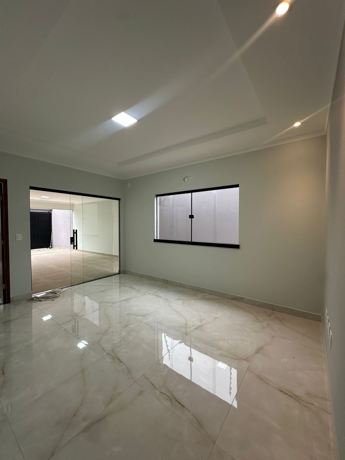 Aluga Casa Totalmente Nova no Bairro Antares