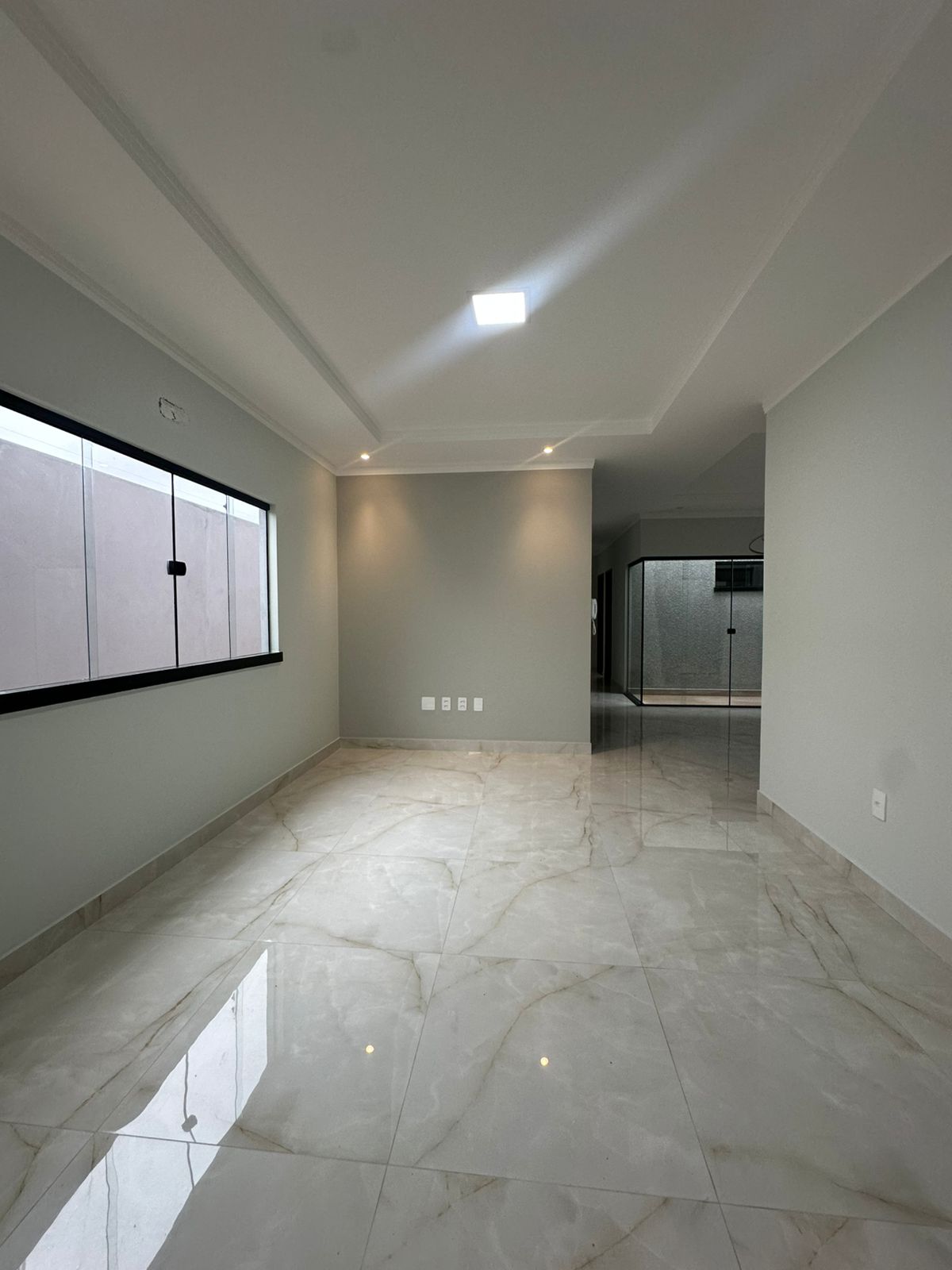 Aluga Casa Totalmente Nova no Bairro Antares