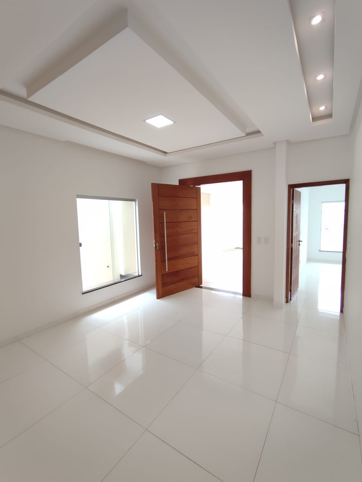 Aluga Casa Moderna com Área gourmet no Bairro Antares