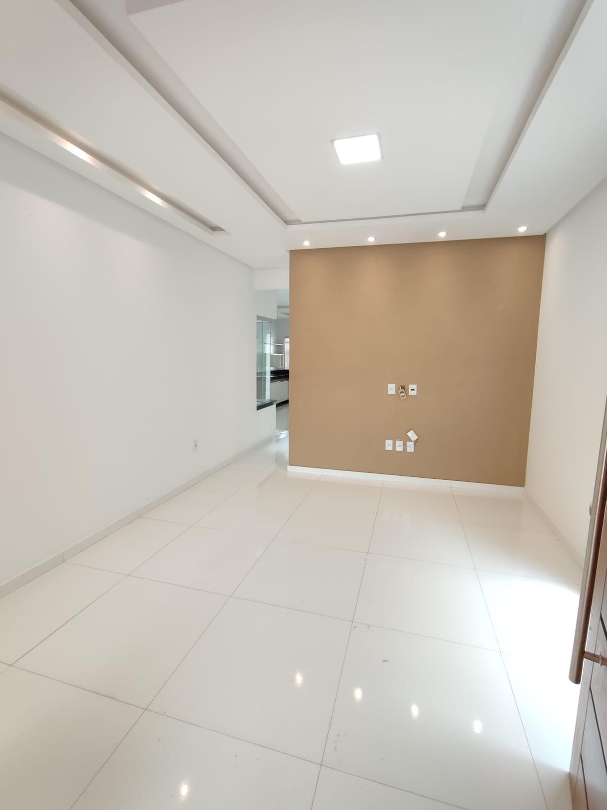 Aluga Casa Moderna com Área gourmet no Bairro Antares