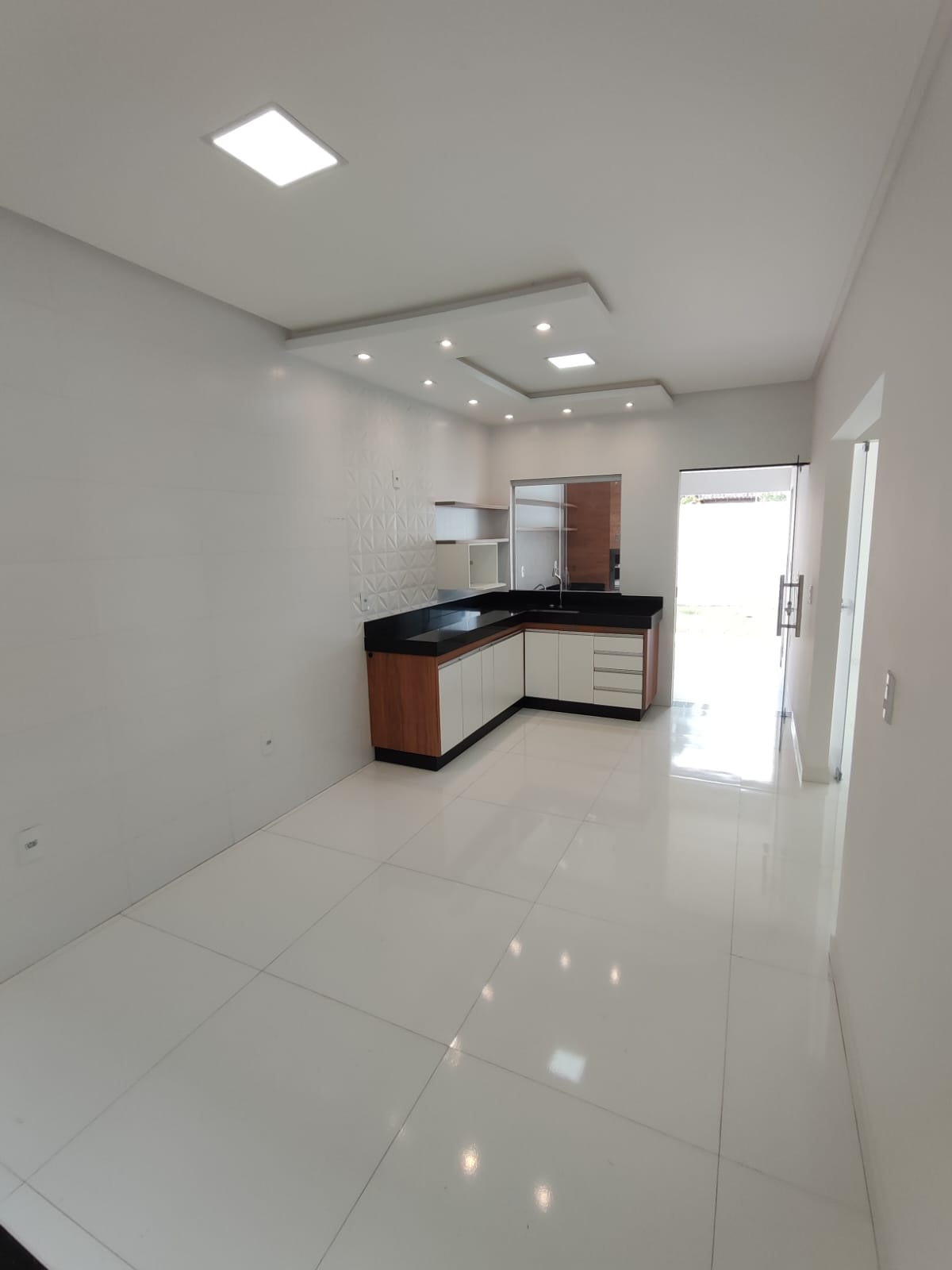 Aluga Casa Moderna com Área gourmet no Bairro Antares