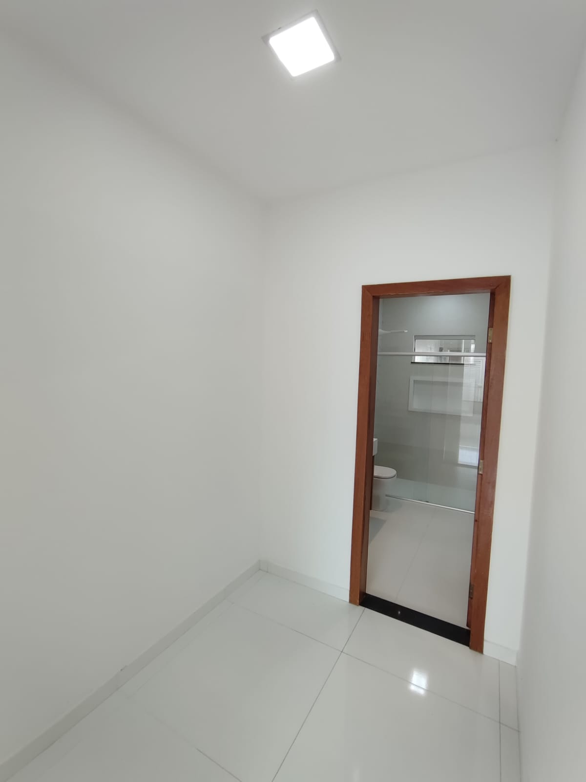 Aluga Casa Moderna com Área gourmet no Bairro Antares