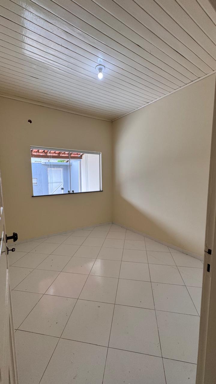 Aluga-se Casa no Centauro