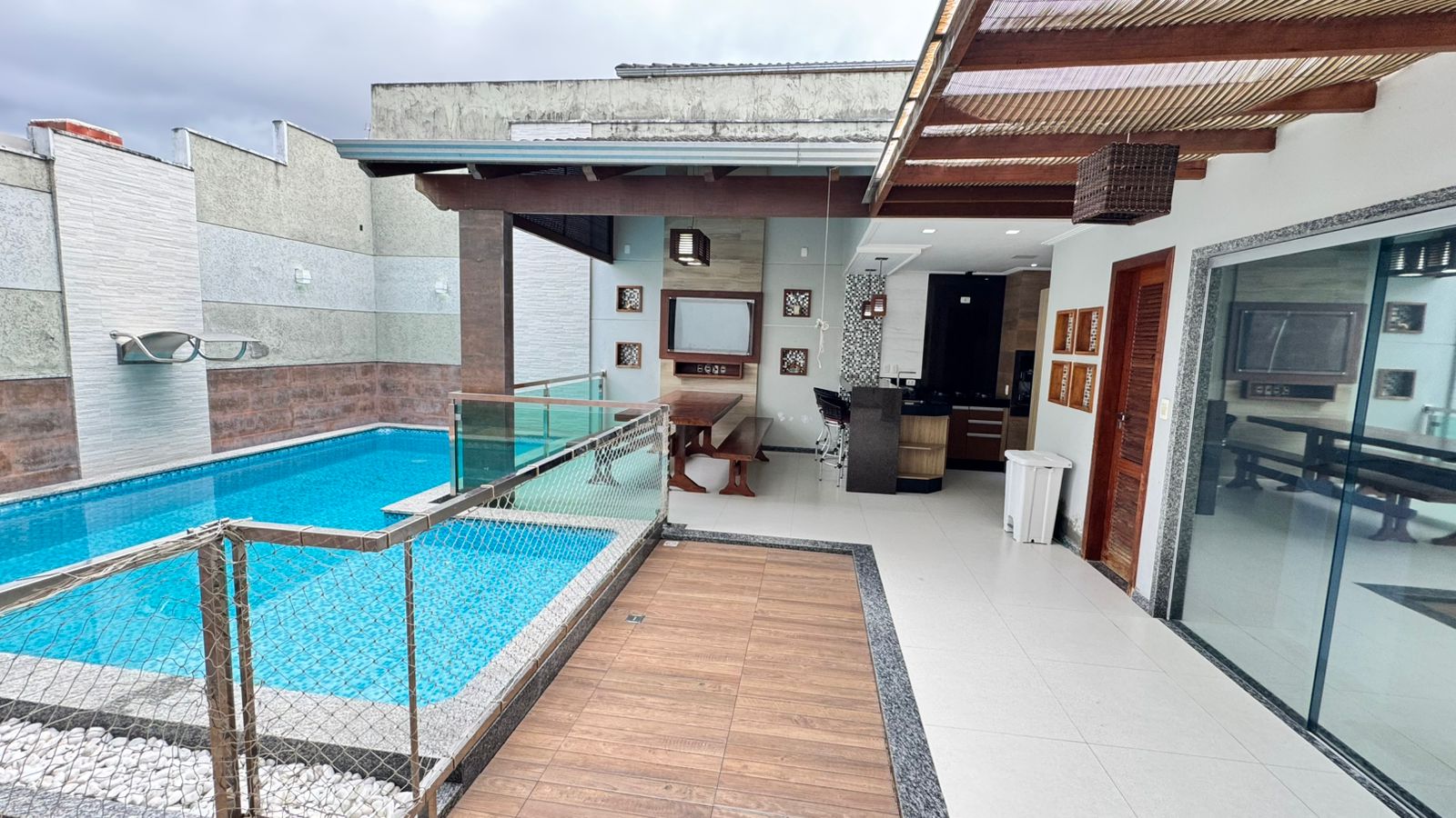 Vende Duplex Bairro Antares 