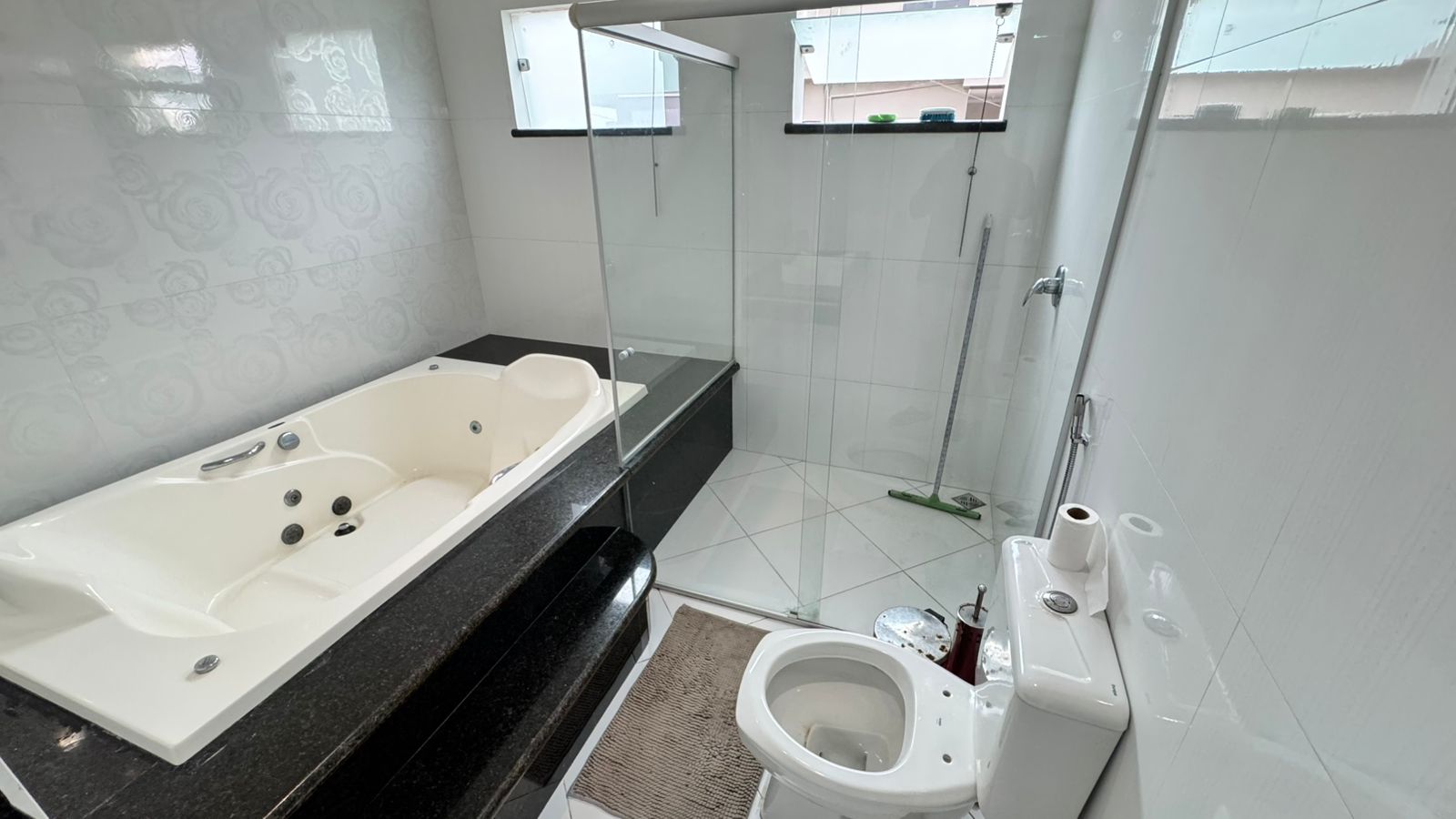 Vende Duplex Bairro Antares 