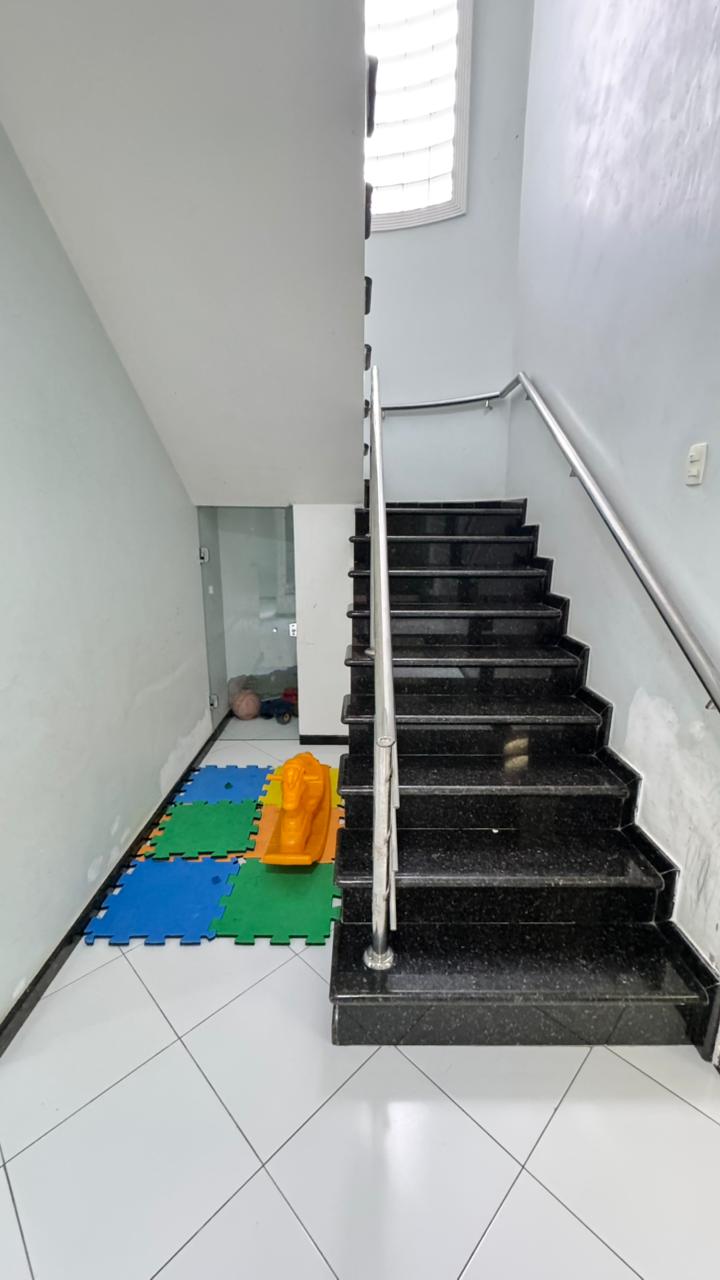 Vende Duplex Bairro Antares 