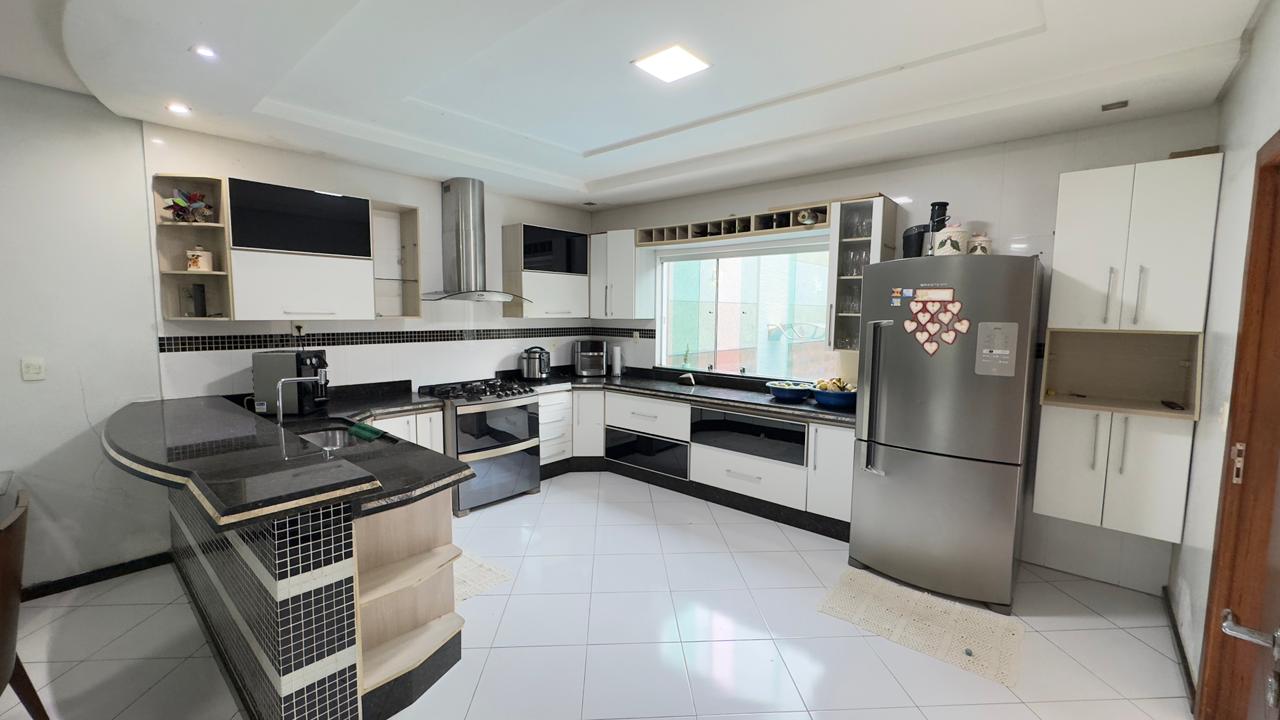 Vende Duplex Bairro Antares 