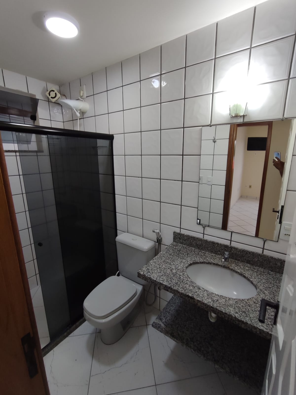 Aluga Apartamento com garagem no Centro (2º ANDAR)