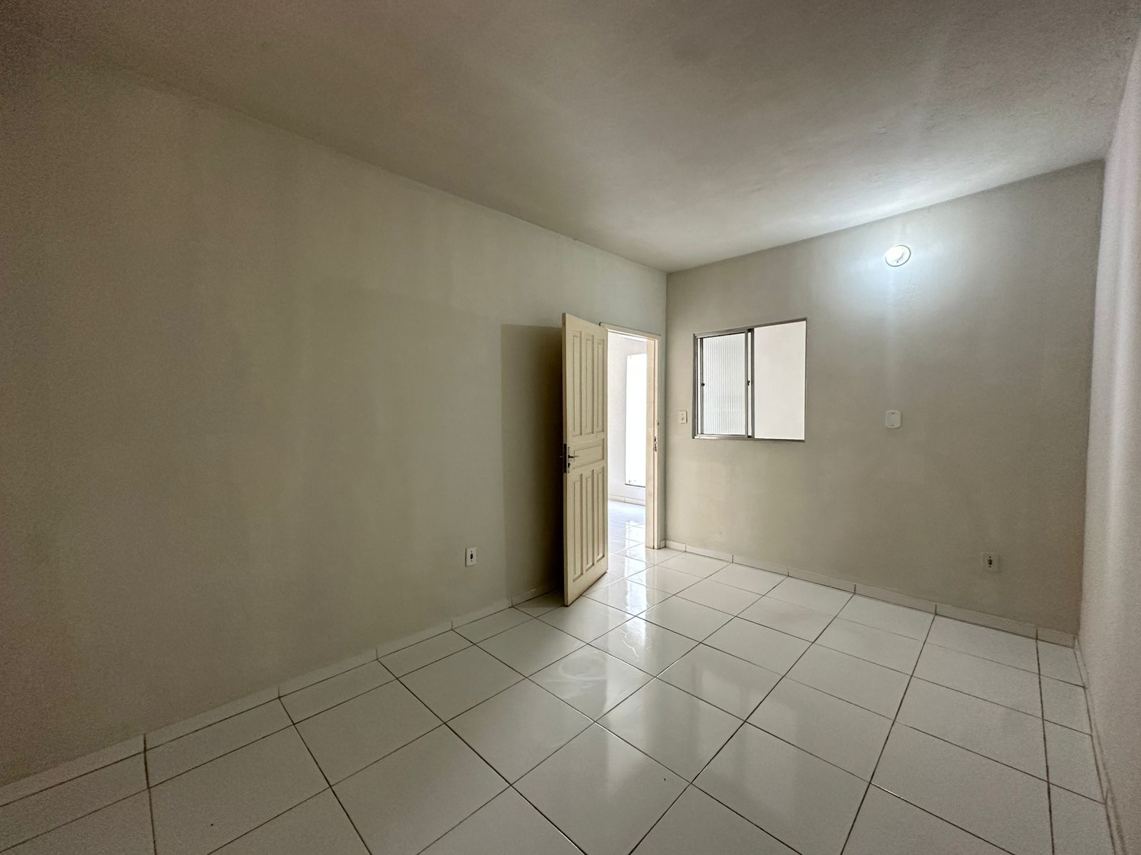 Aluga Casa com 03 quartos na Centauro