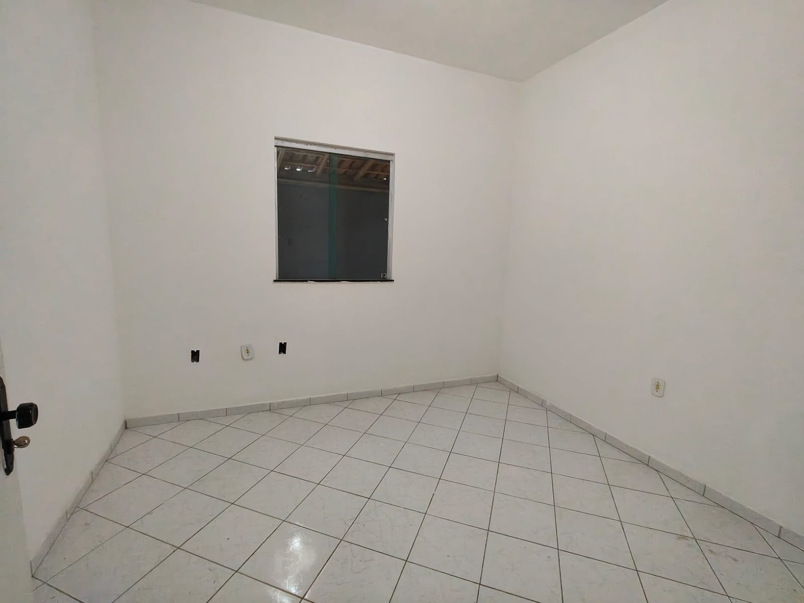 Vende Casa no Colonial 